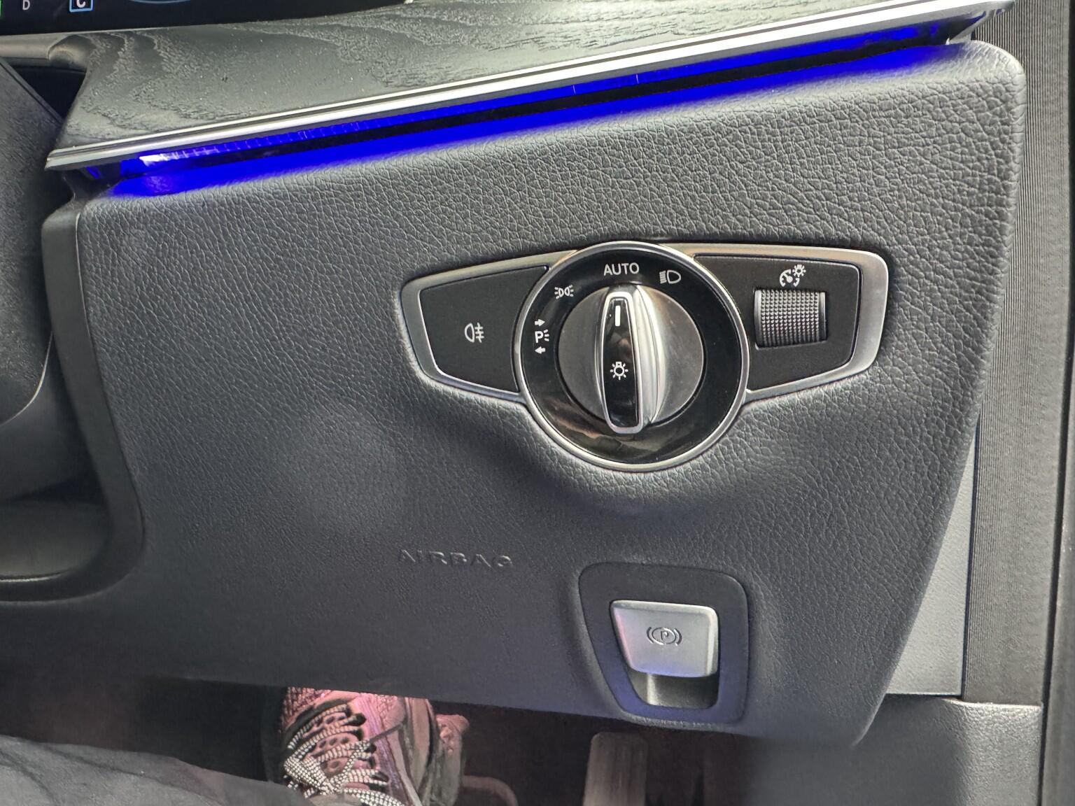 Mercedes-Benz E-Class view 22