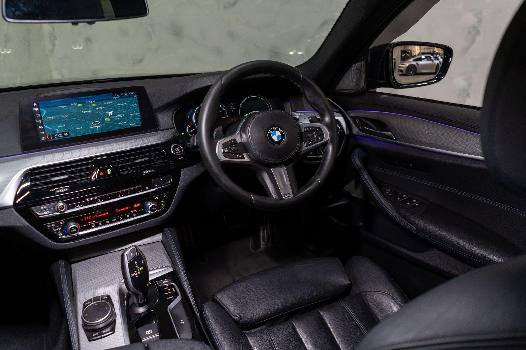 BMW 5 Series view 13