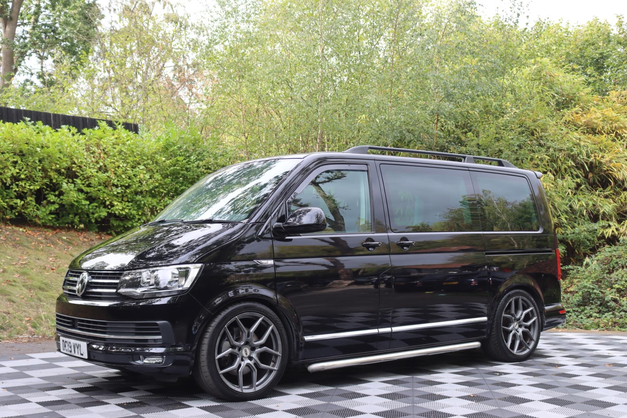 Volkswagen Caravelle view 15