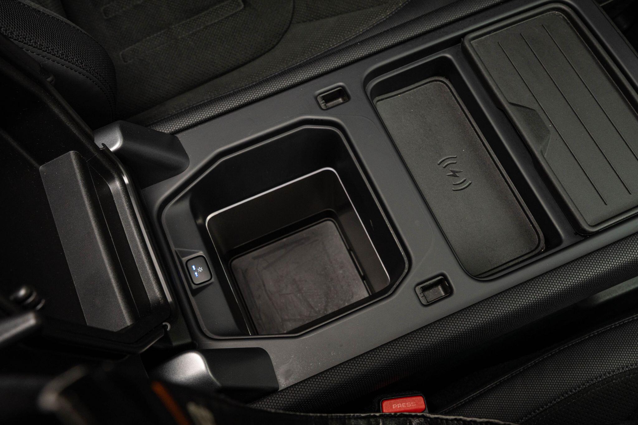 Land Rover Defender view 55