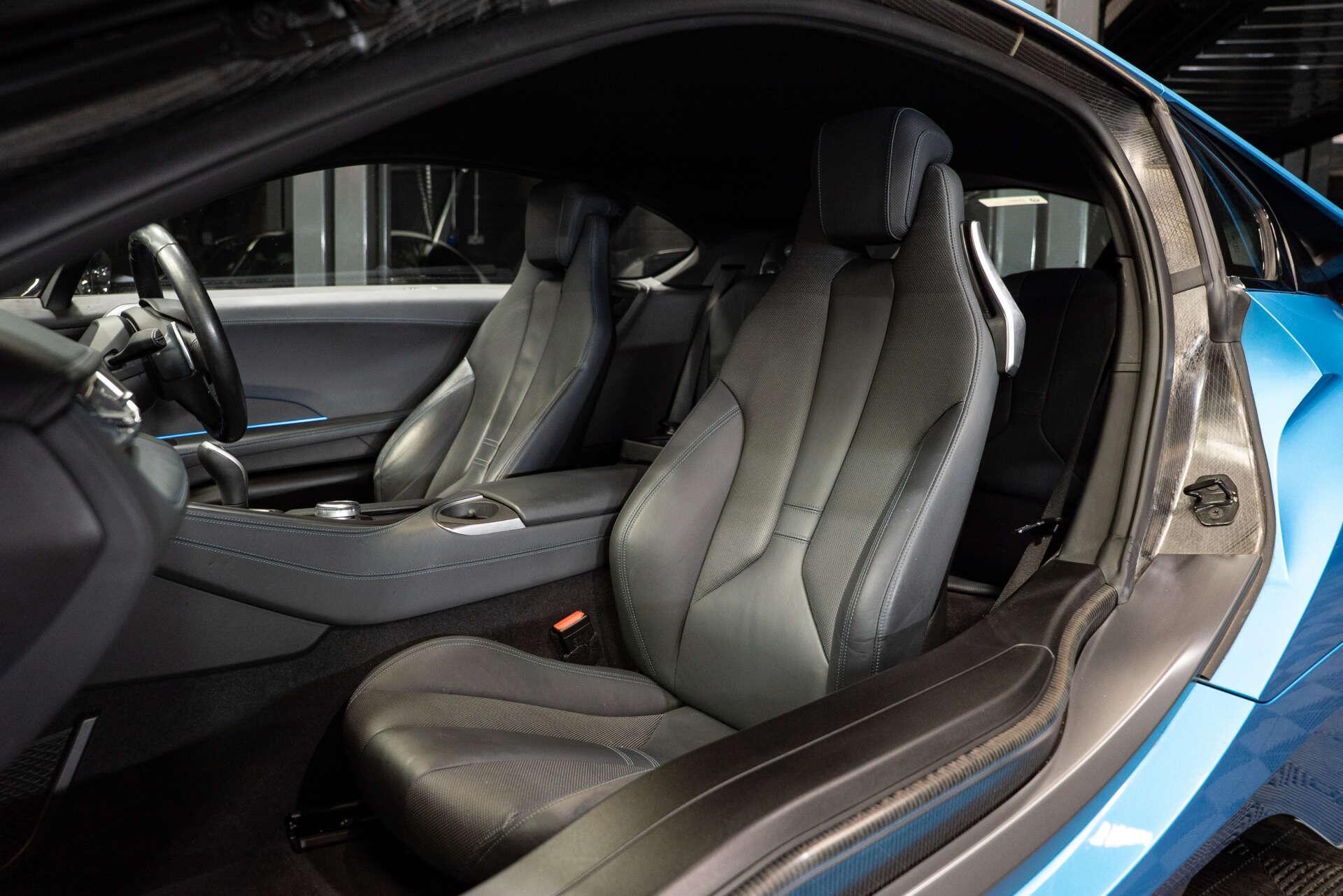 BMW I8 view 4