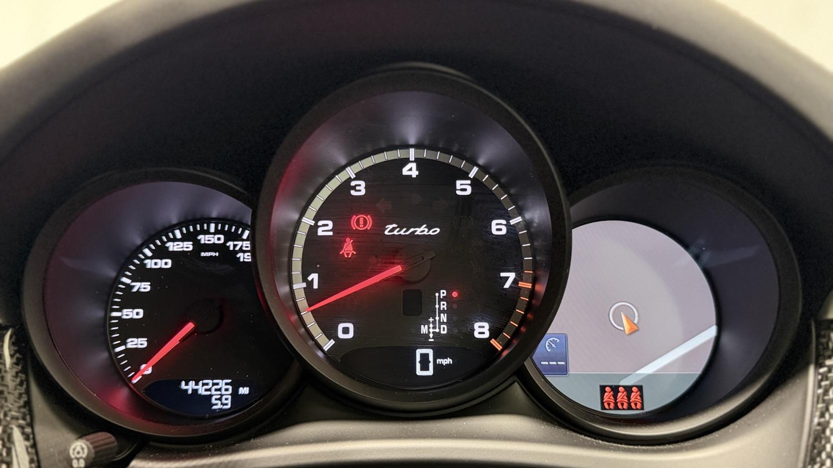 Porsche Macan view 35