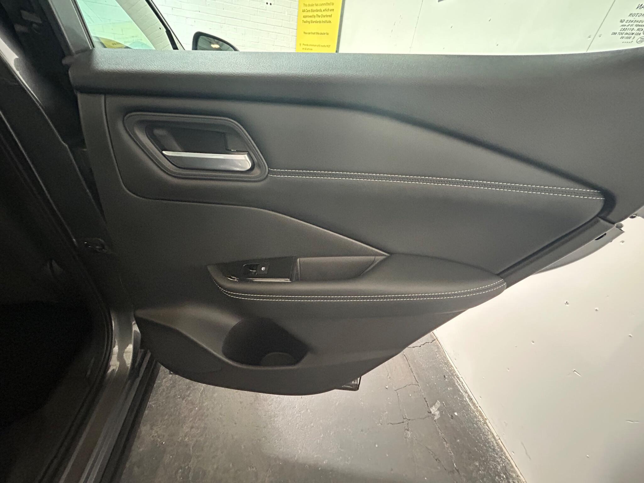 2021 Nissan Qashqai 1.3 DIG-T MHEV Acenta Premium Euro 6 (s/s) 5dr • 21,764 miles image 24