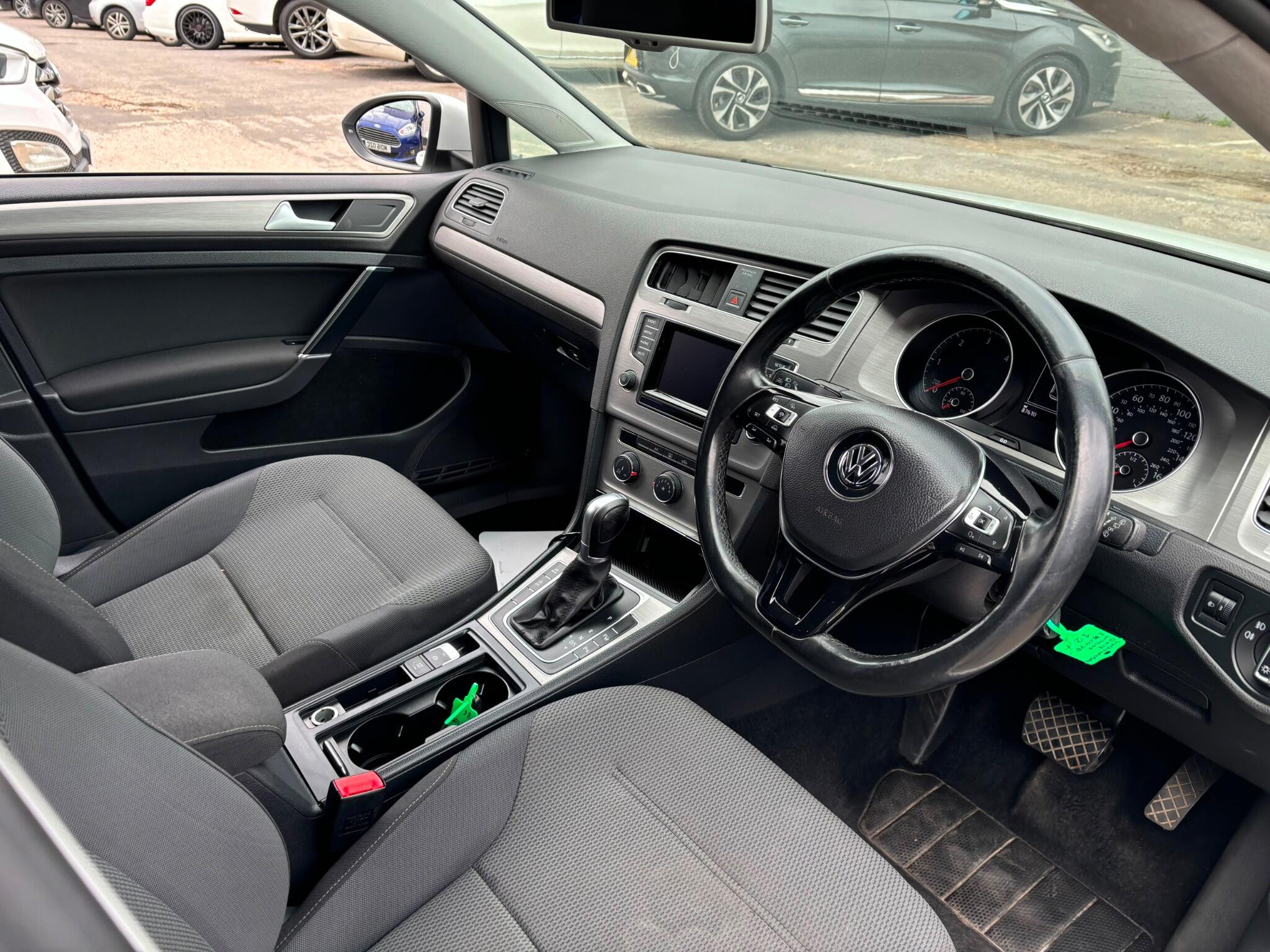 Volkswagen Golf view 2