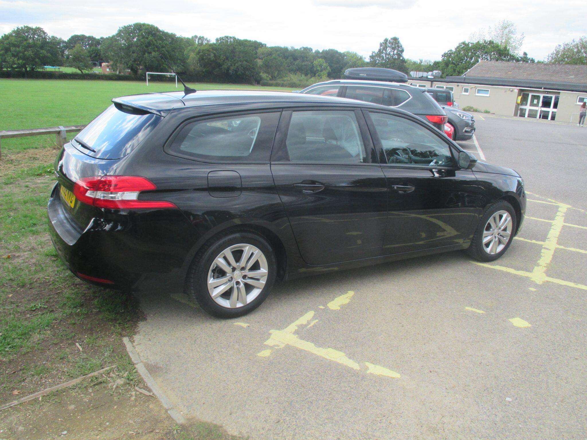 Peugeot 308 SW view 12