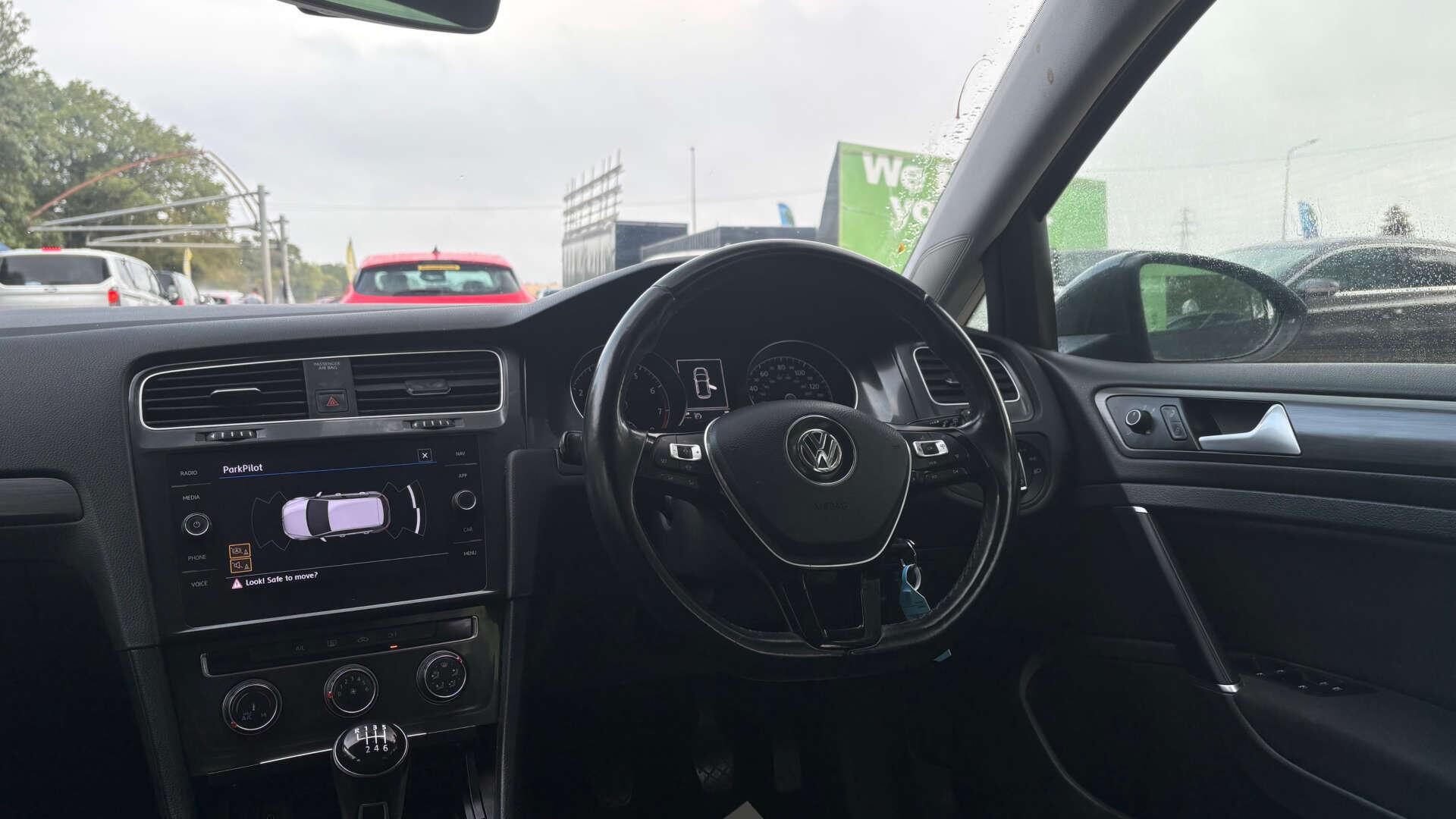 Volkswagen Golf view 25