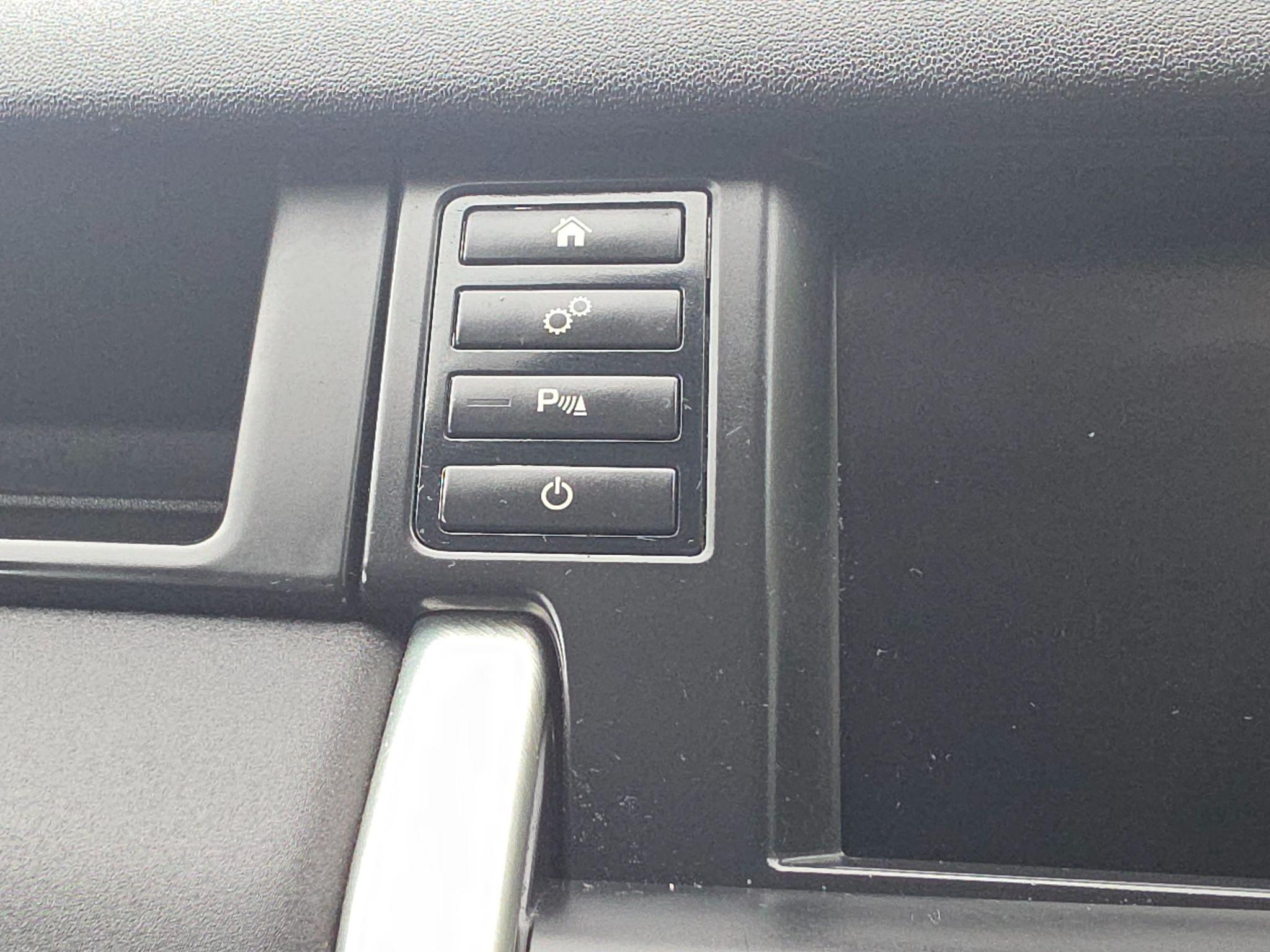 2017 Land Rover Discovery Sport 2.0 TD4 SE 4WD Euro 6 (s/s) 5dr (5 Seat) • 60,214 miles image 47