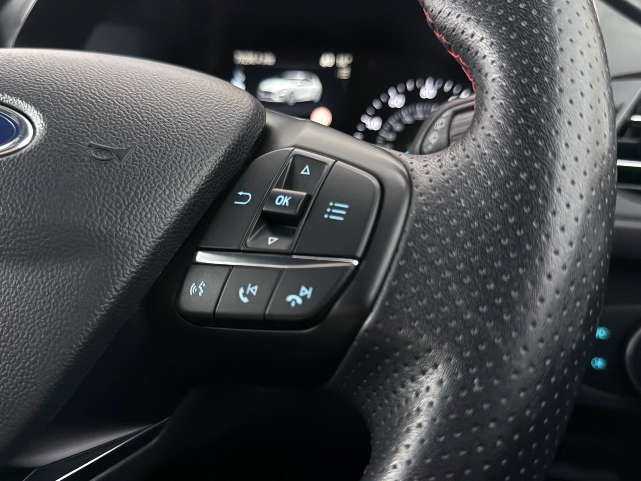 Ford Focus view 14