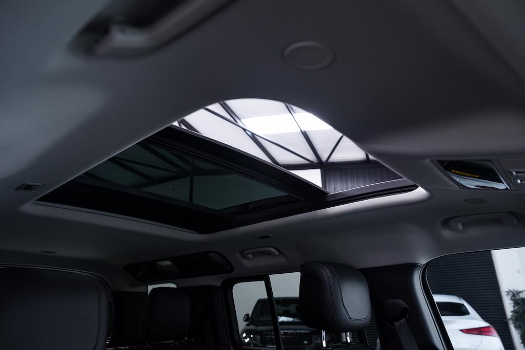 Land Rover Defender view 4