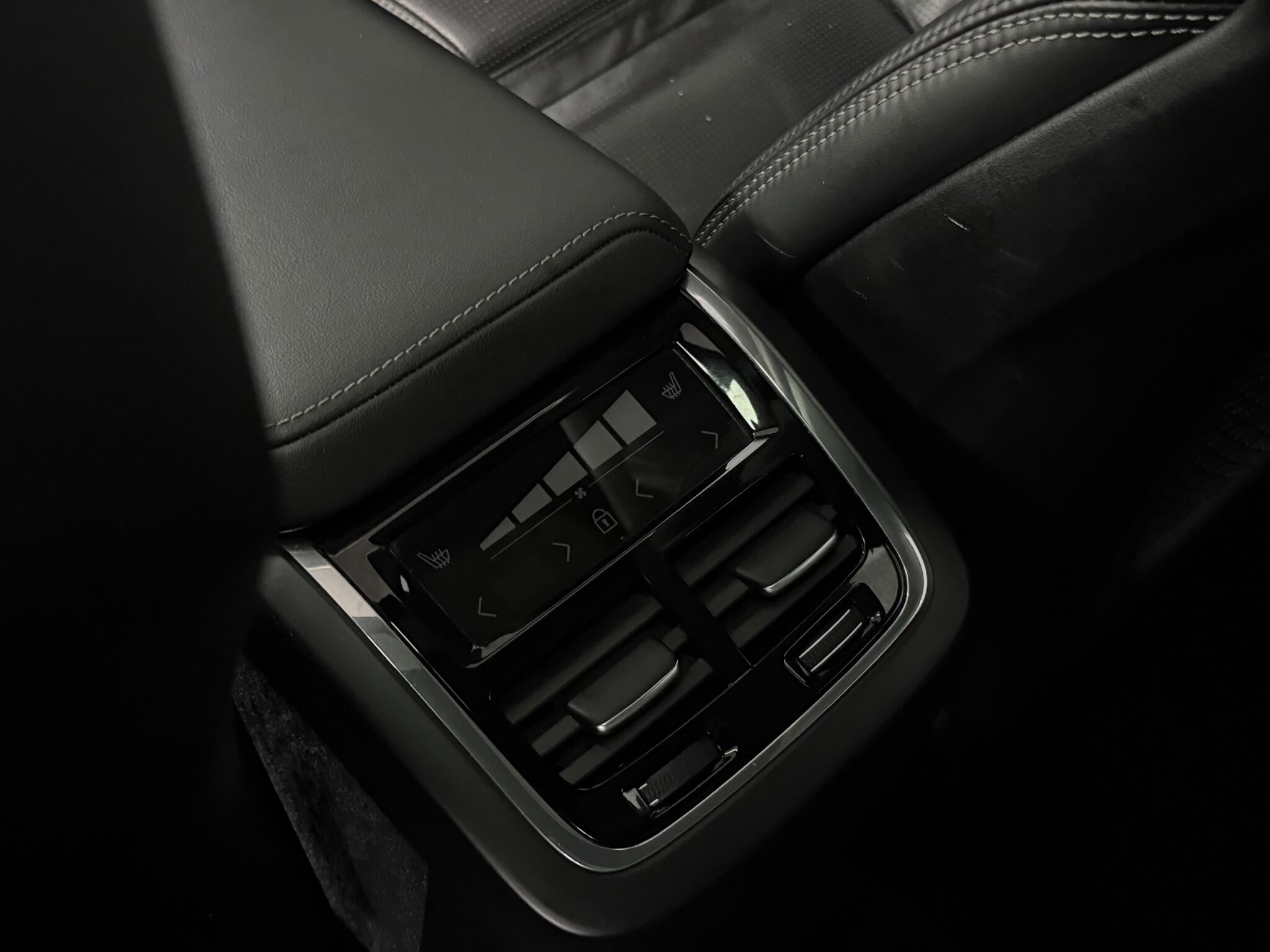 Volvo XC60 view 34