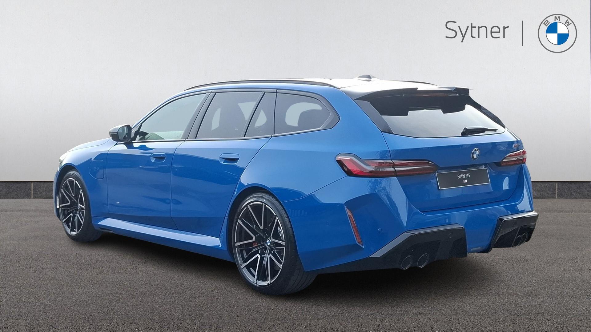 BMW M5 view 2