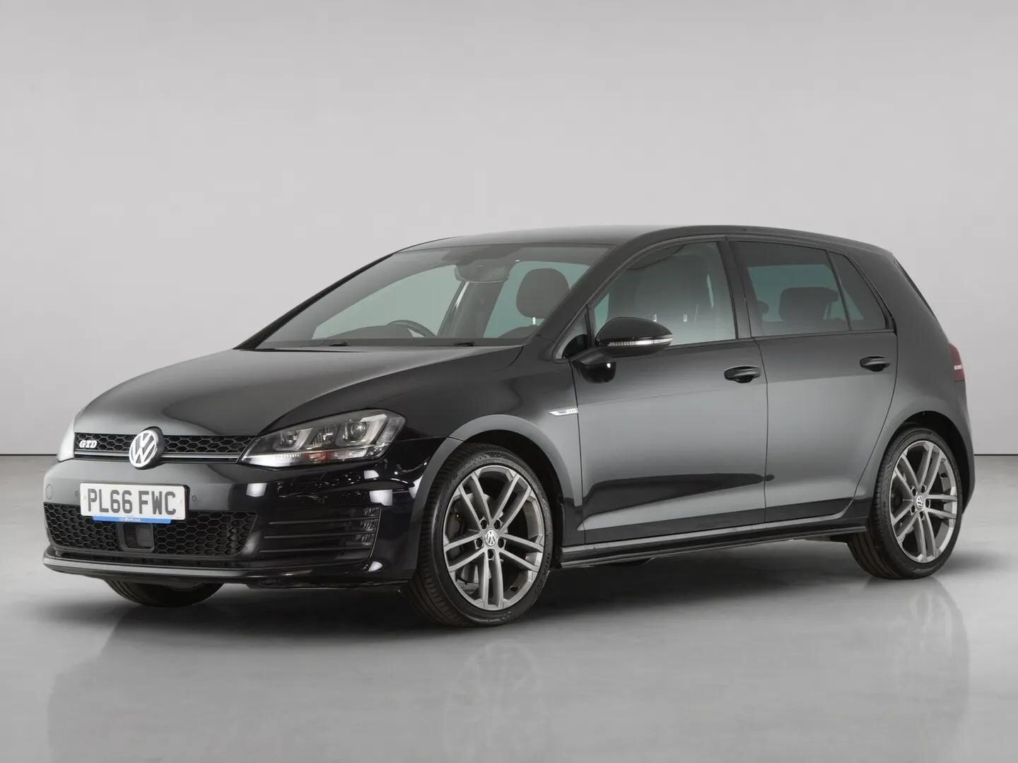 Volkswagen Golf view 2