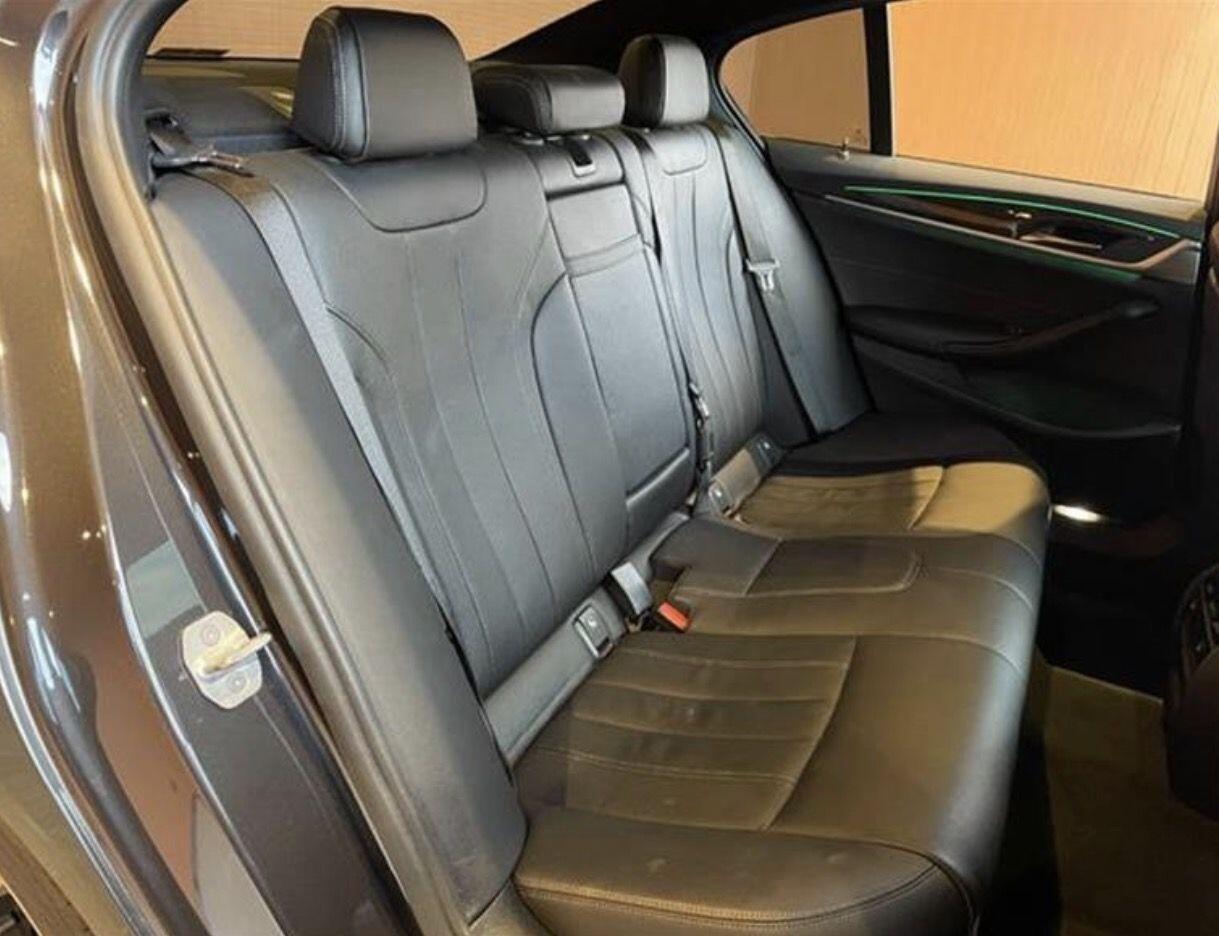BMW 5 Series view 10