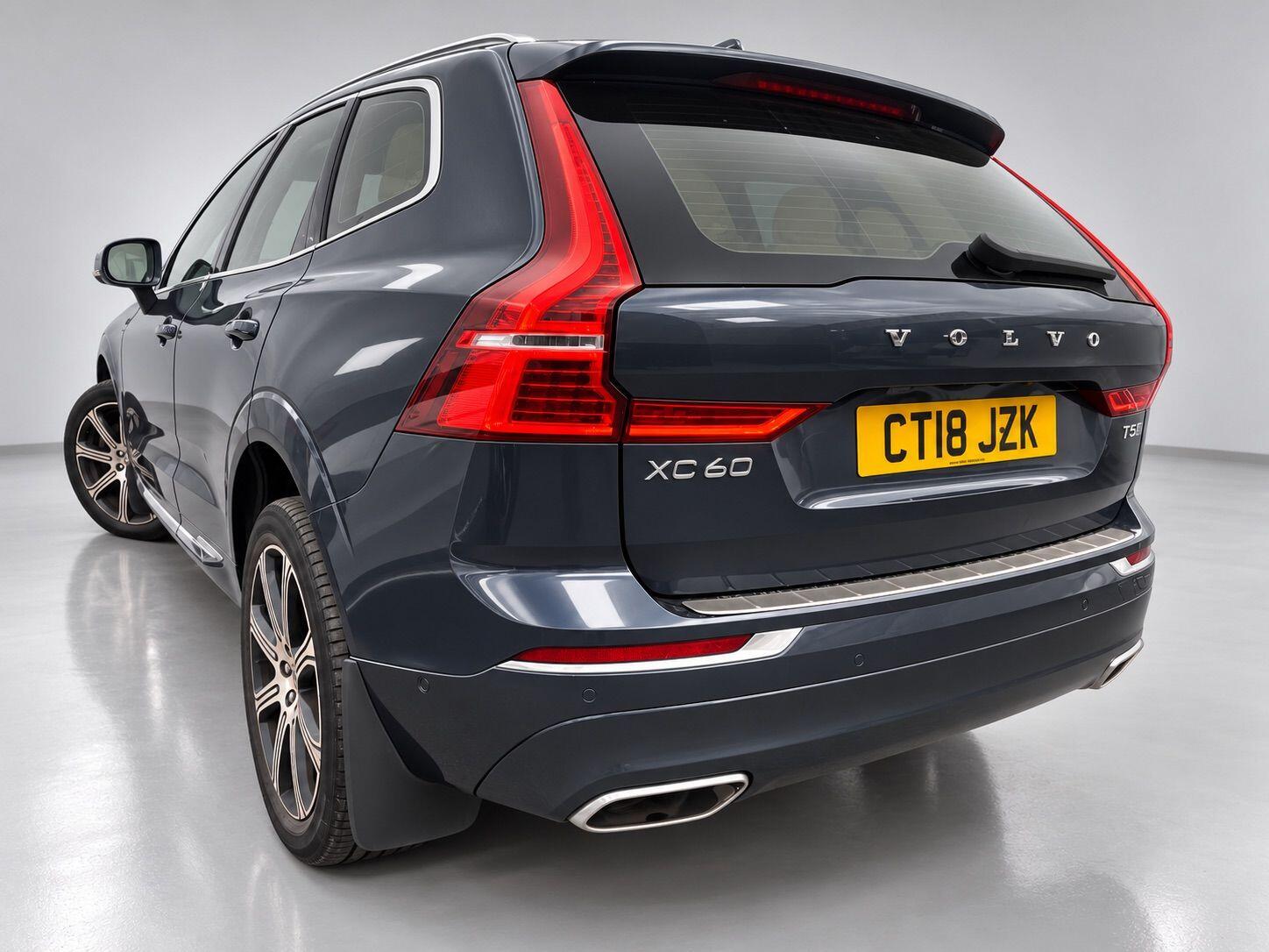 Volvo XC60 view 11