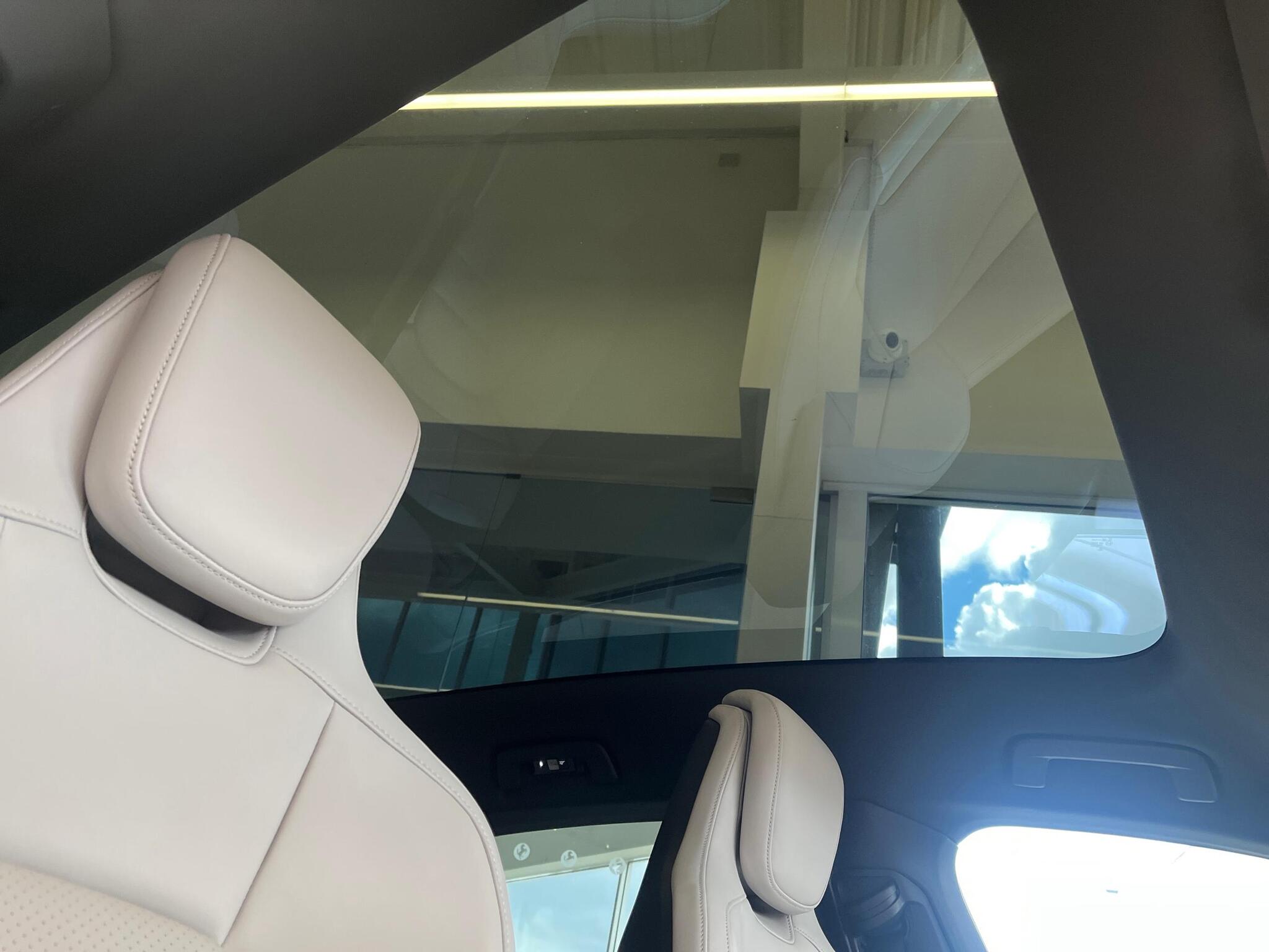 Porsche Taycan view 28