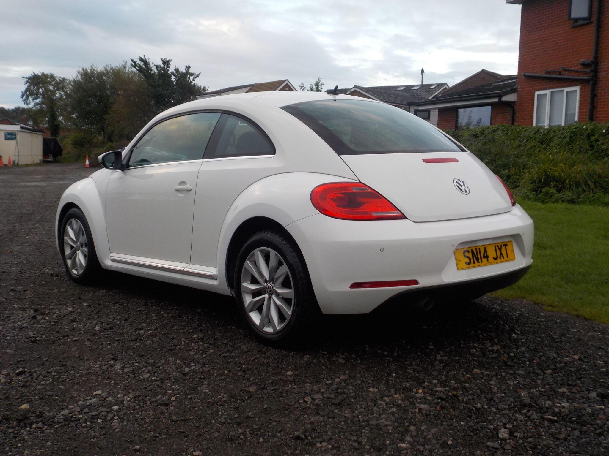 Volkswagen Beetle 1.6 TDI BlueMotion Tech Design Euro 5 (s/s) 3dr