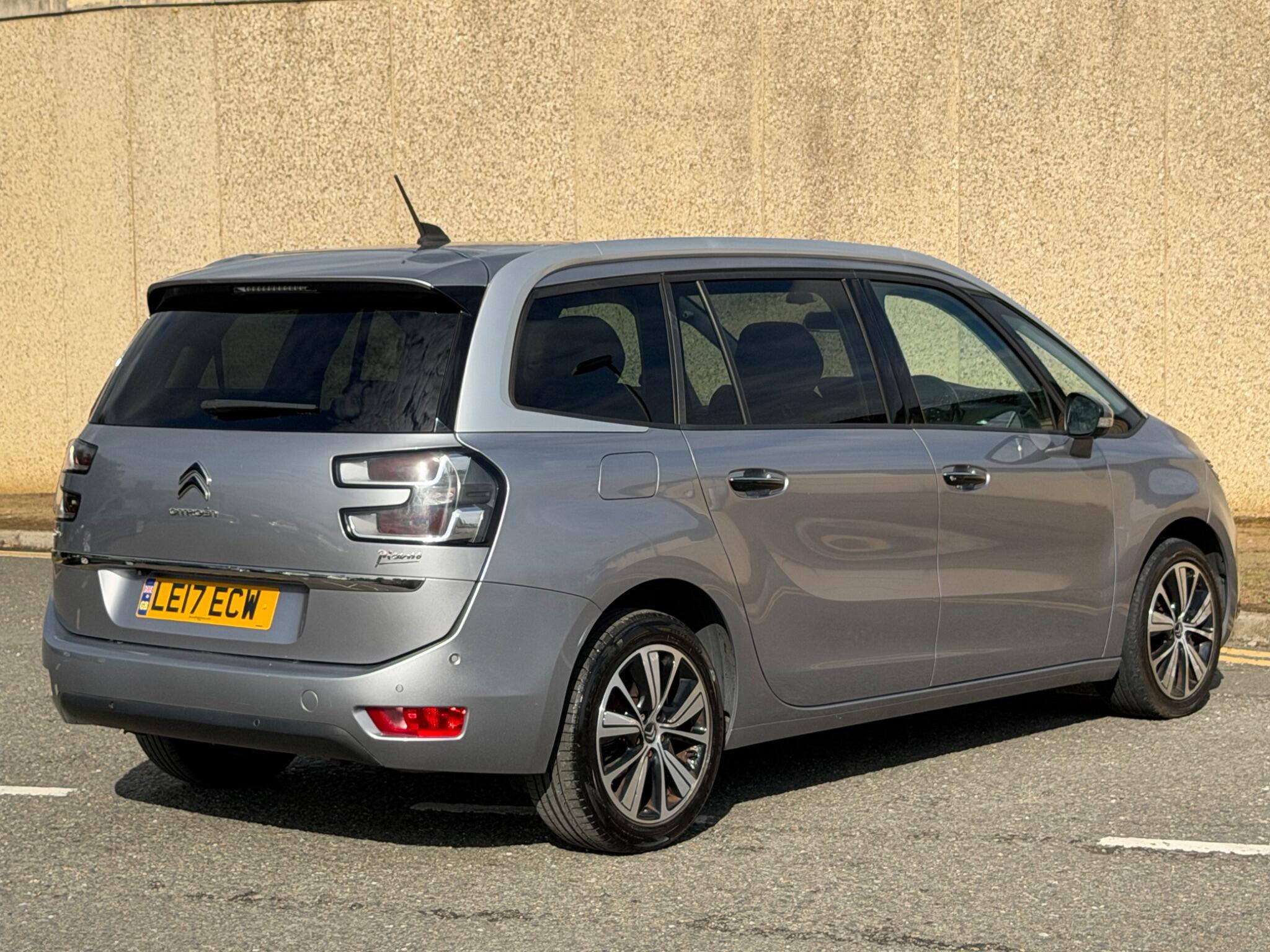 Citroen Grand C4 Picasso view 14