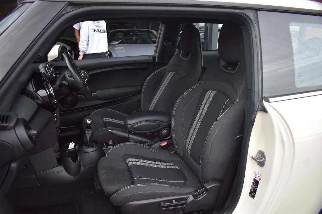 Mini Cooper view 12