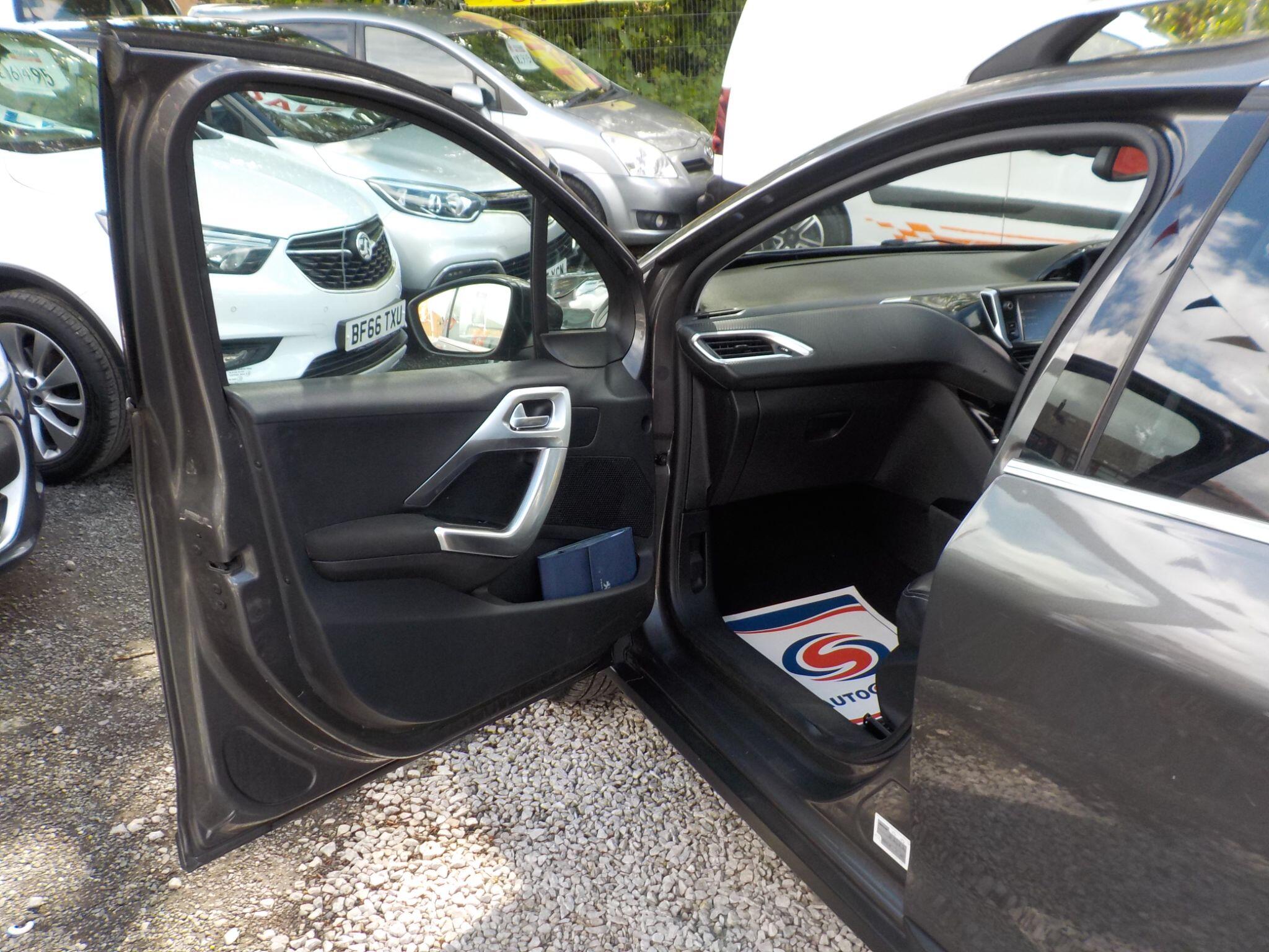 Peugeot 2008 1.2 PureTech Allure Premium Euro 6 (s/s) 5dr