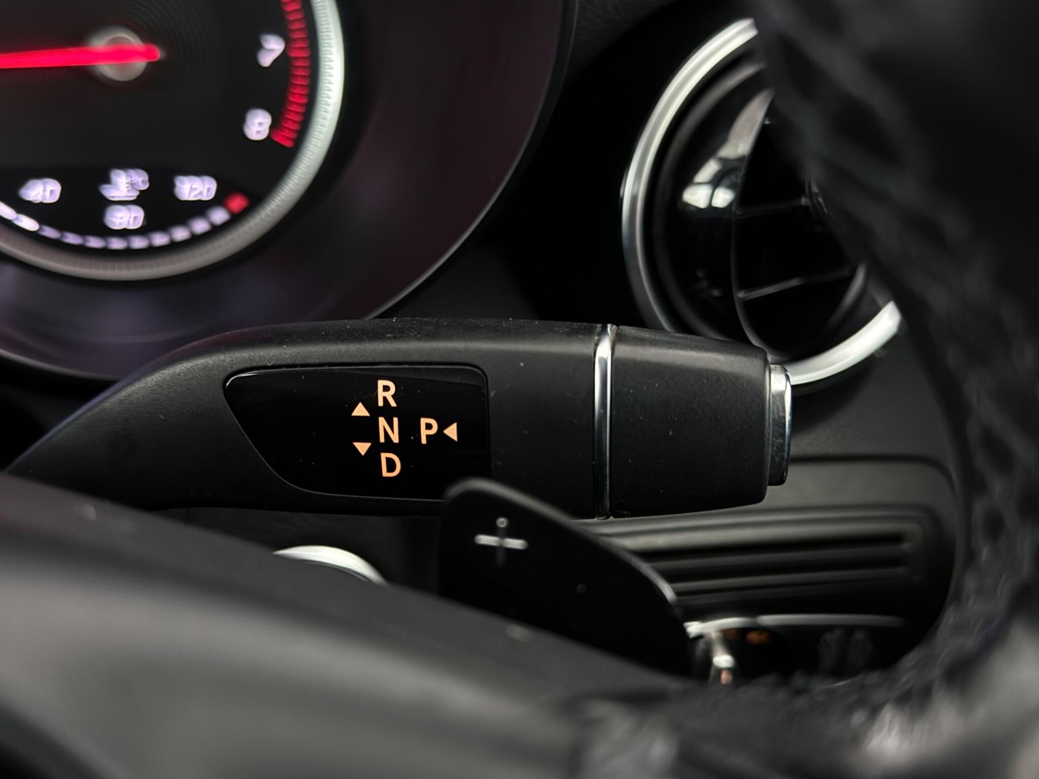 Mercedes-Benz C-Class view 15