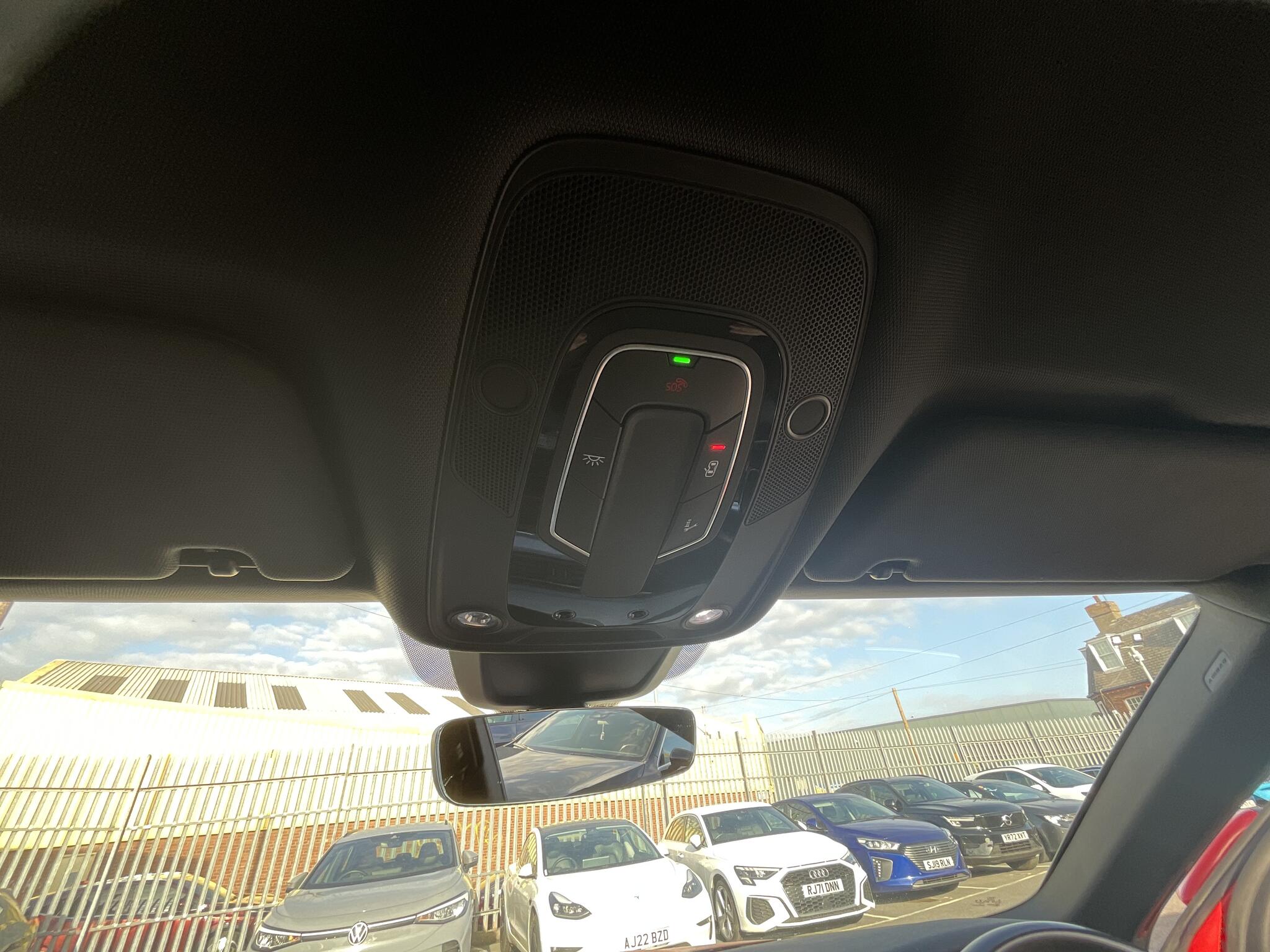 Audi E-Tron view 32