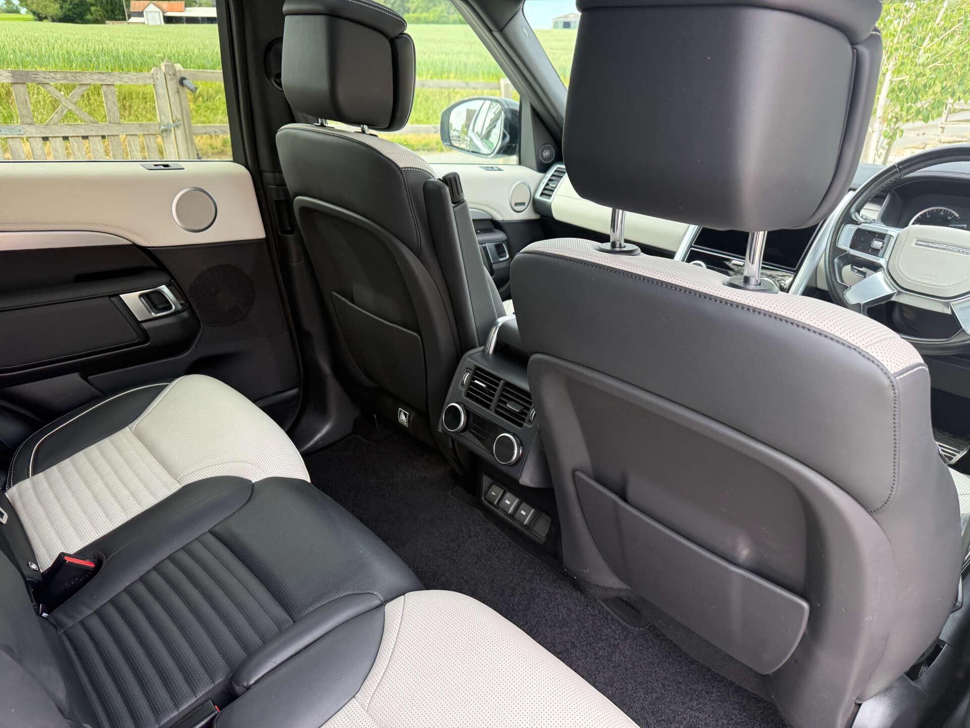 Land Rover Discovery view 19