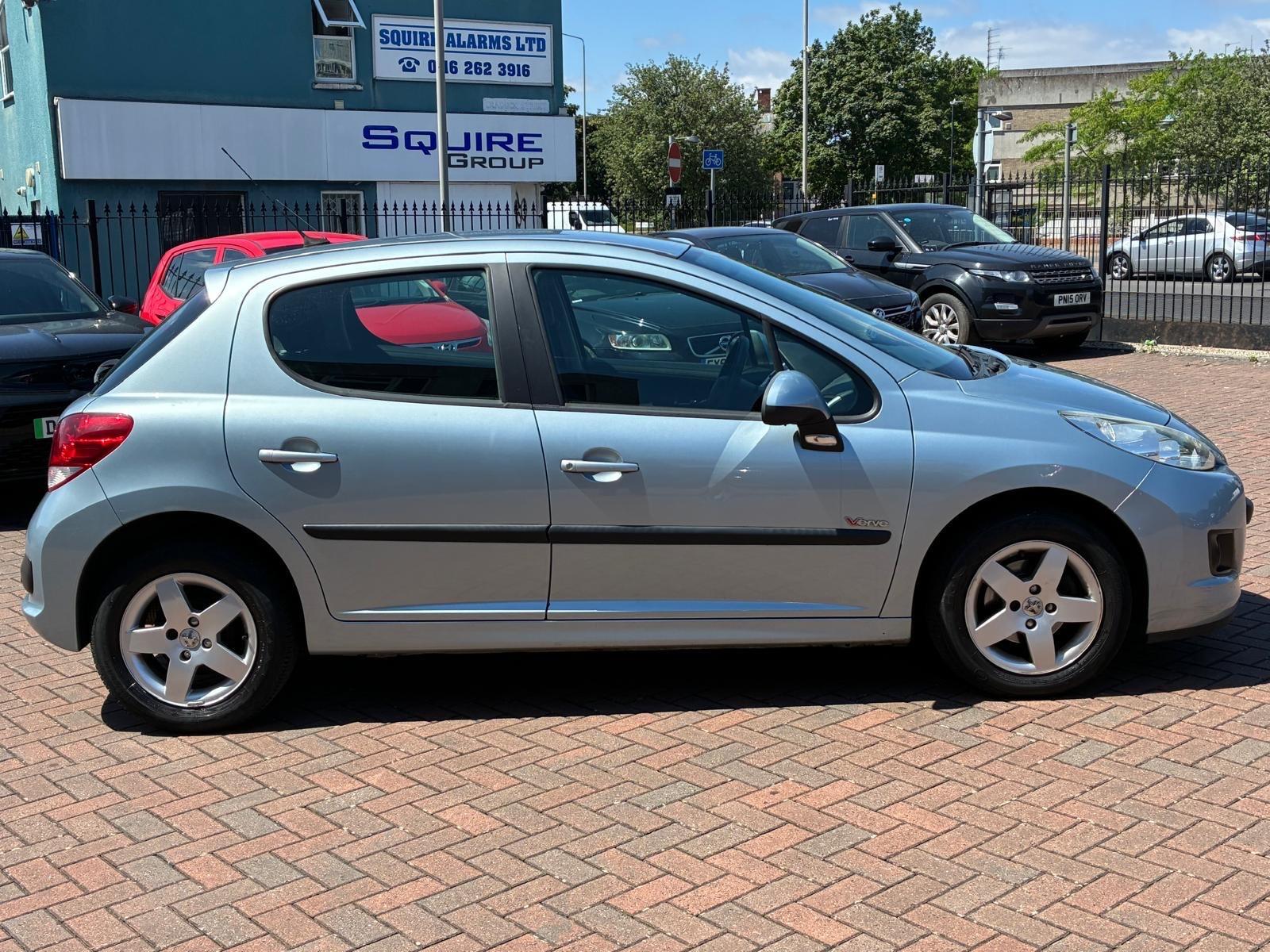 Peugeot 207 view 4