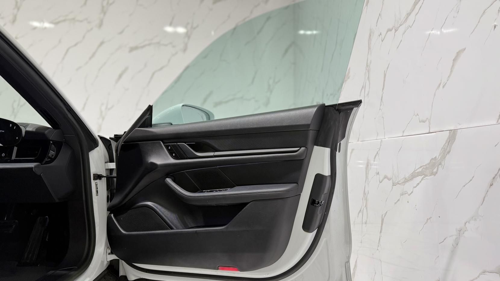 Porsche Taycan view 31
