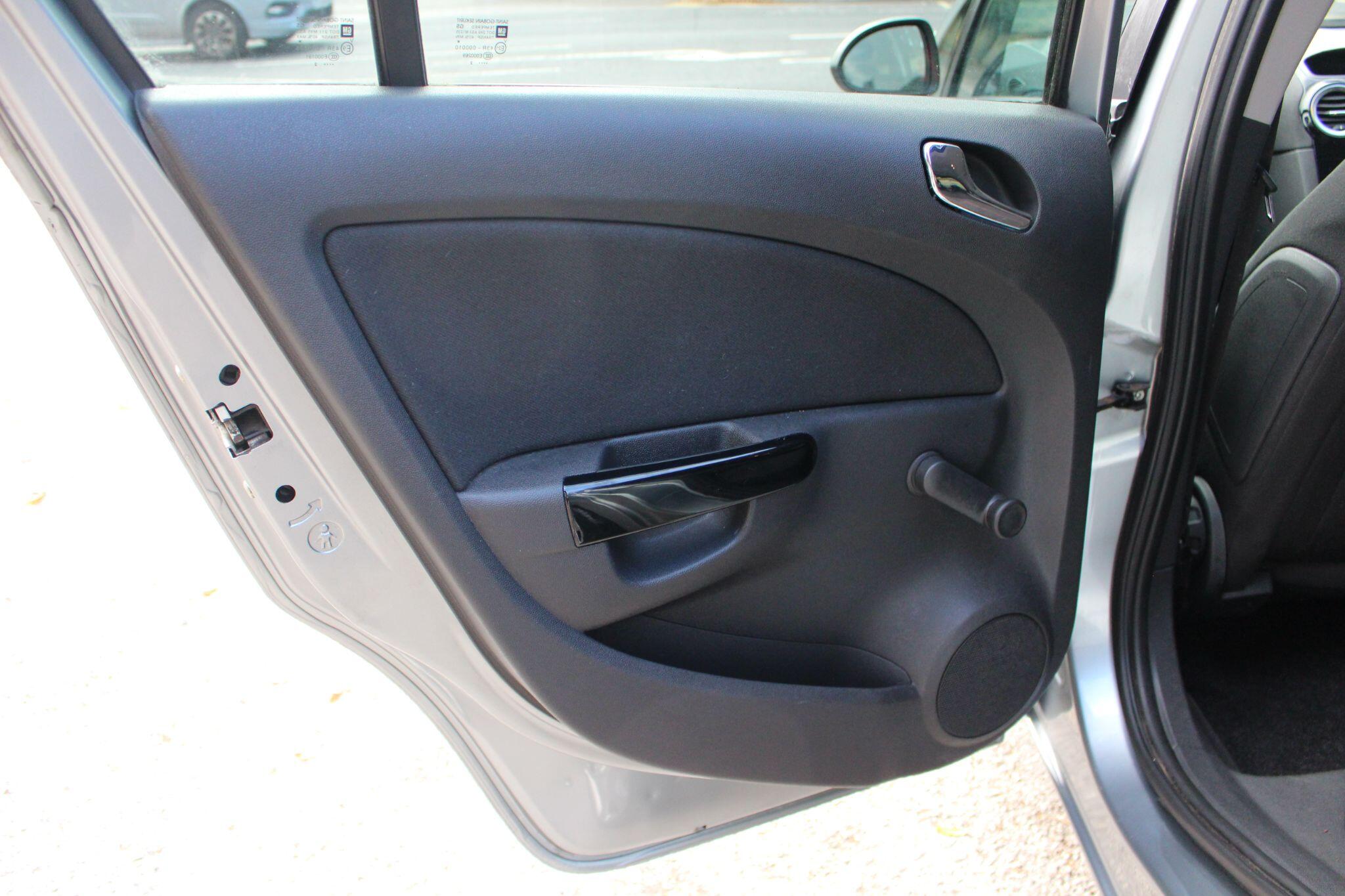 Vauxhall Corsa view 21