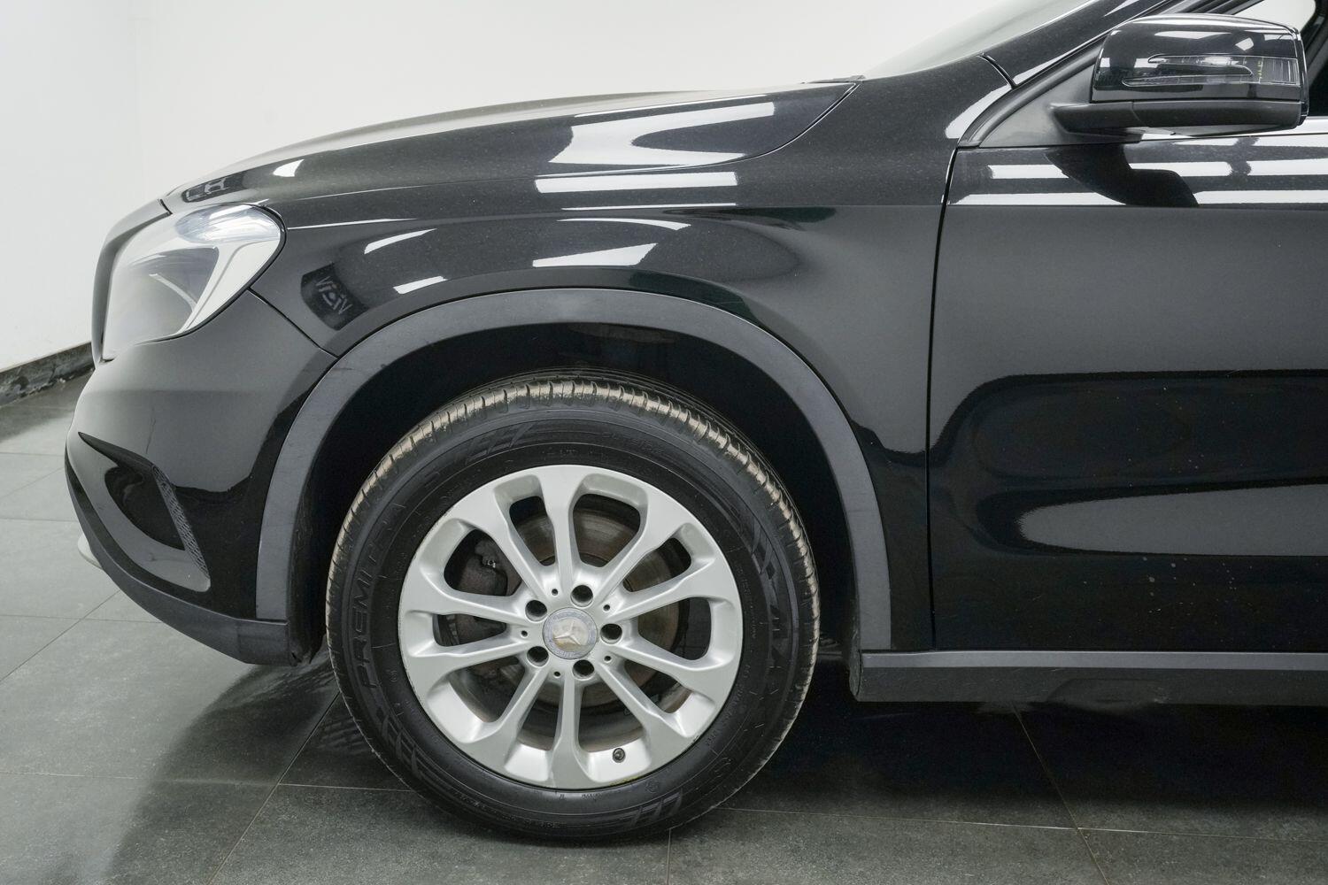 Mercedes-Benz Gla view 6