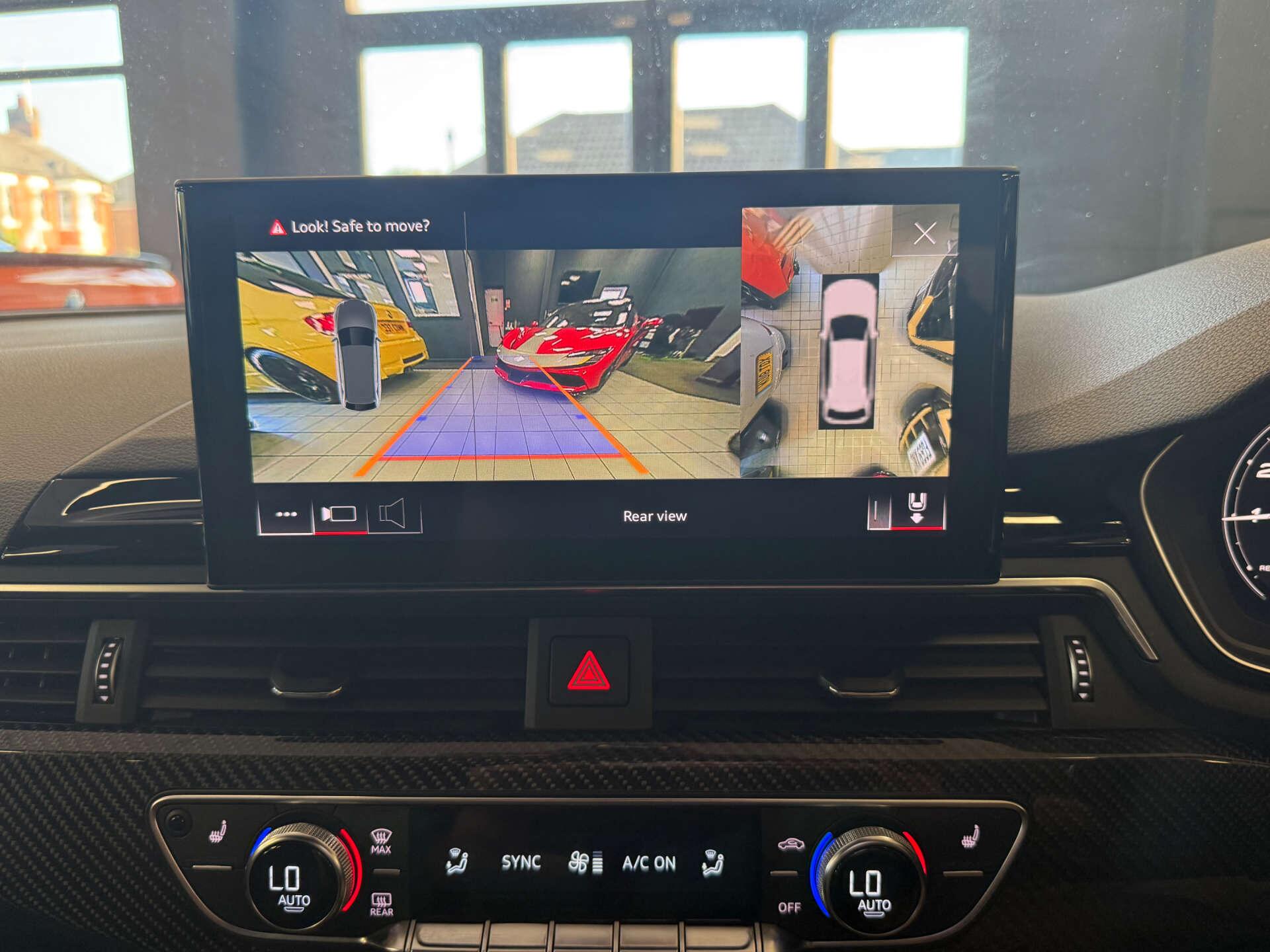 Audi RS4 view 28