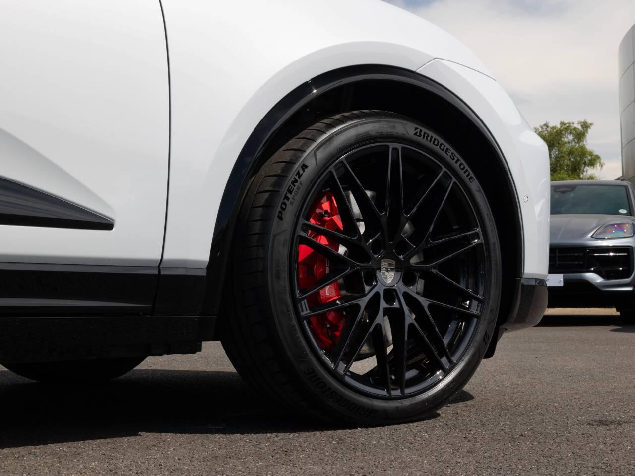 Porsche Macan view 9