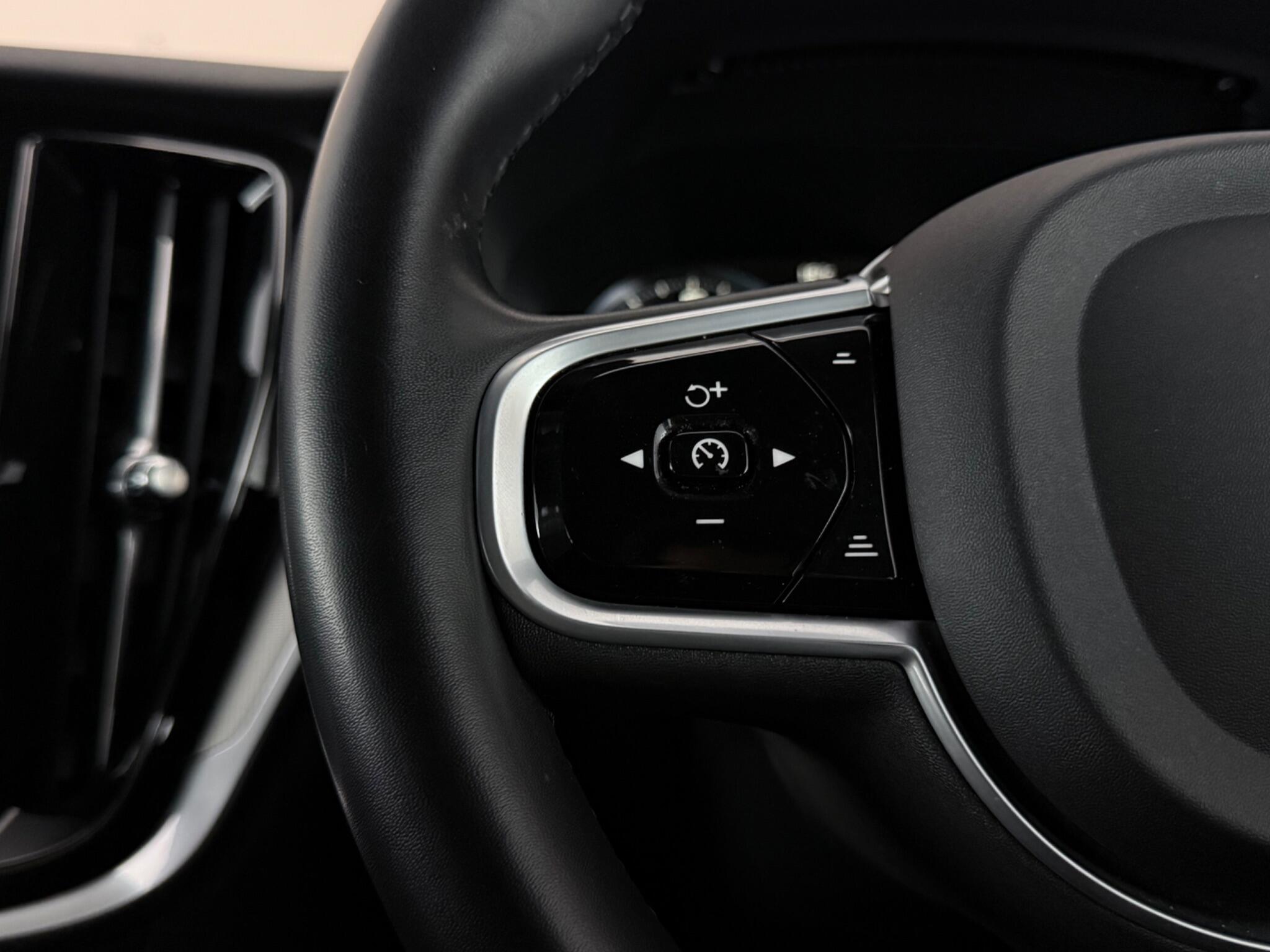 Volvo S60 view 13