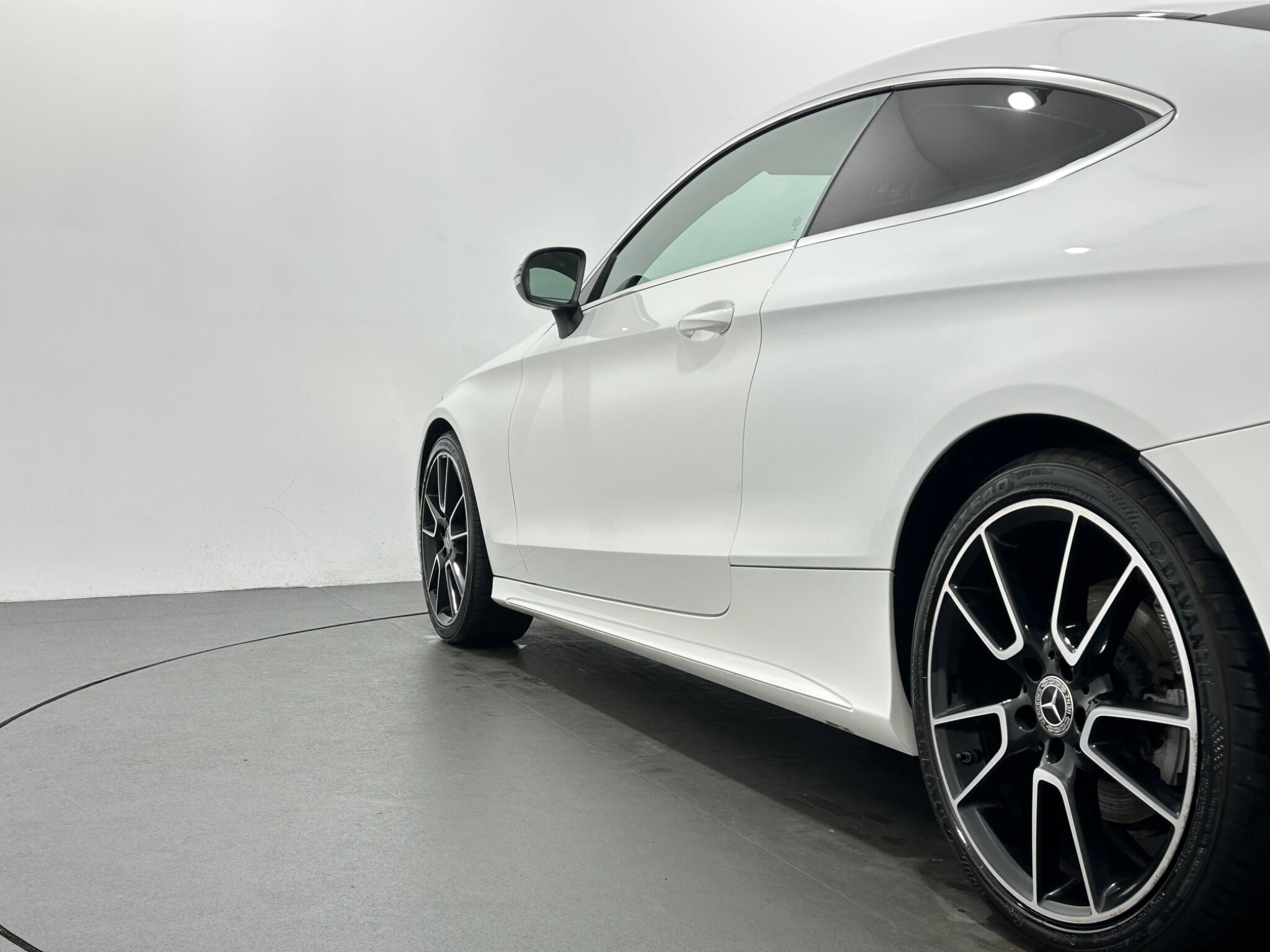 Mercedes-Benz C-Class view 47