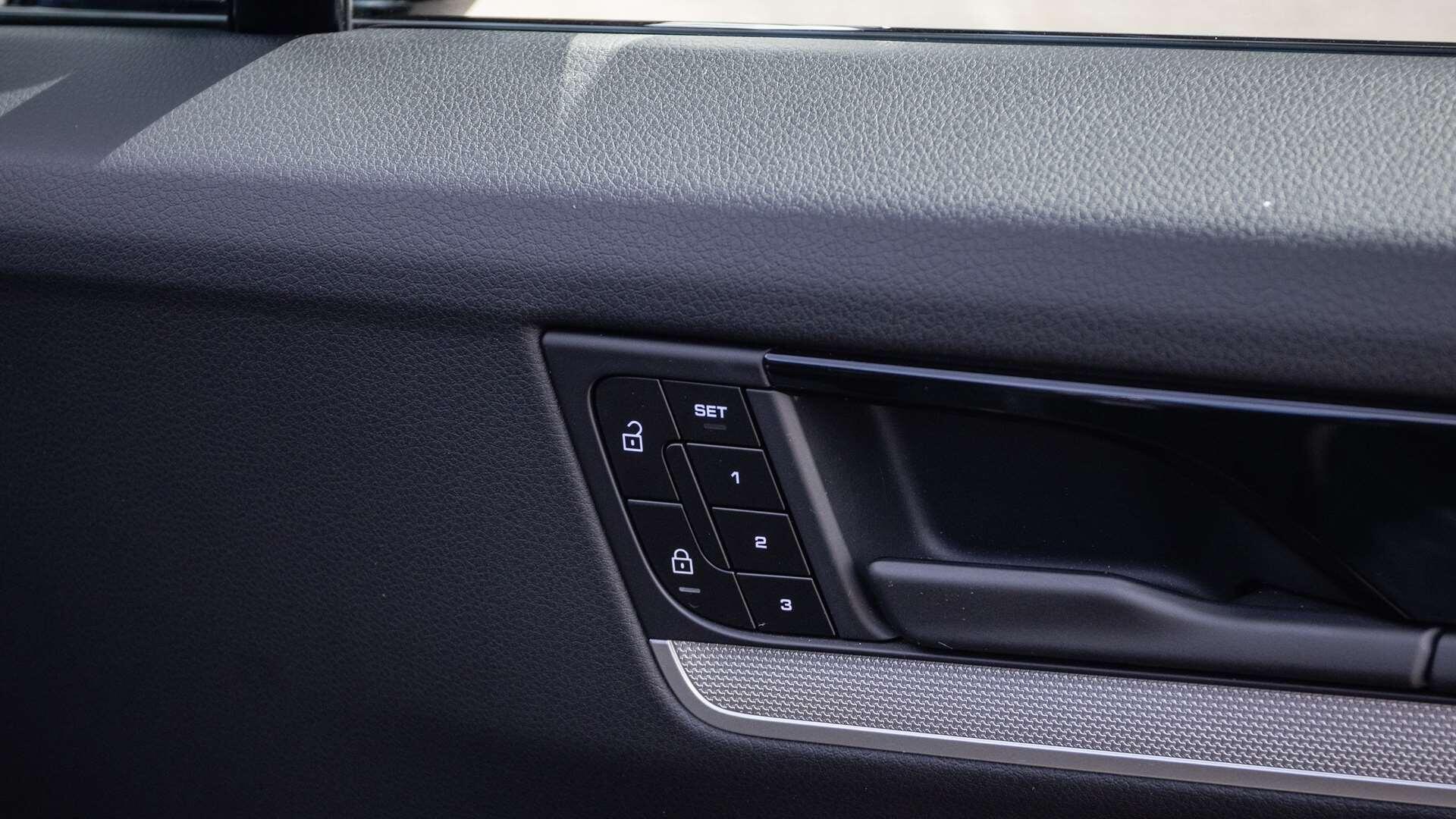Porsche Cayenne view 36