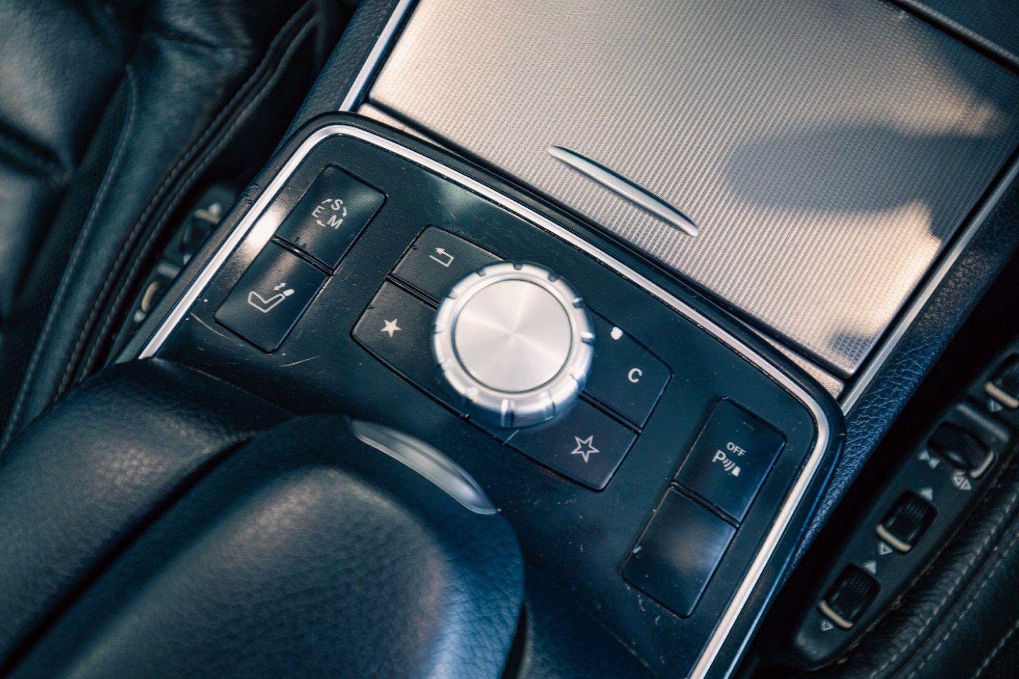 Mercedes-Benz E-Class view 21