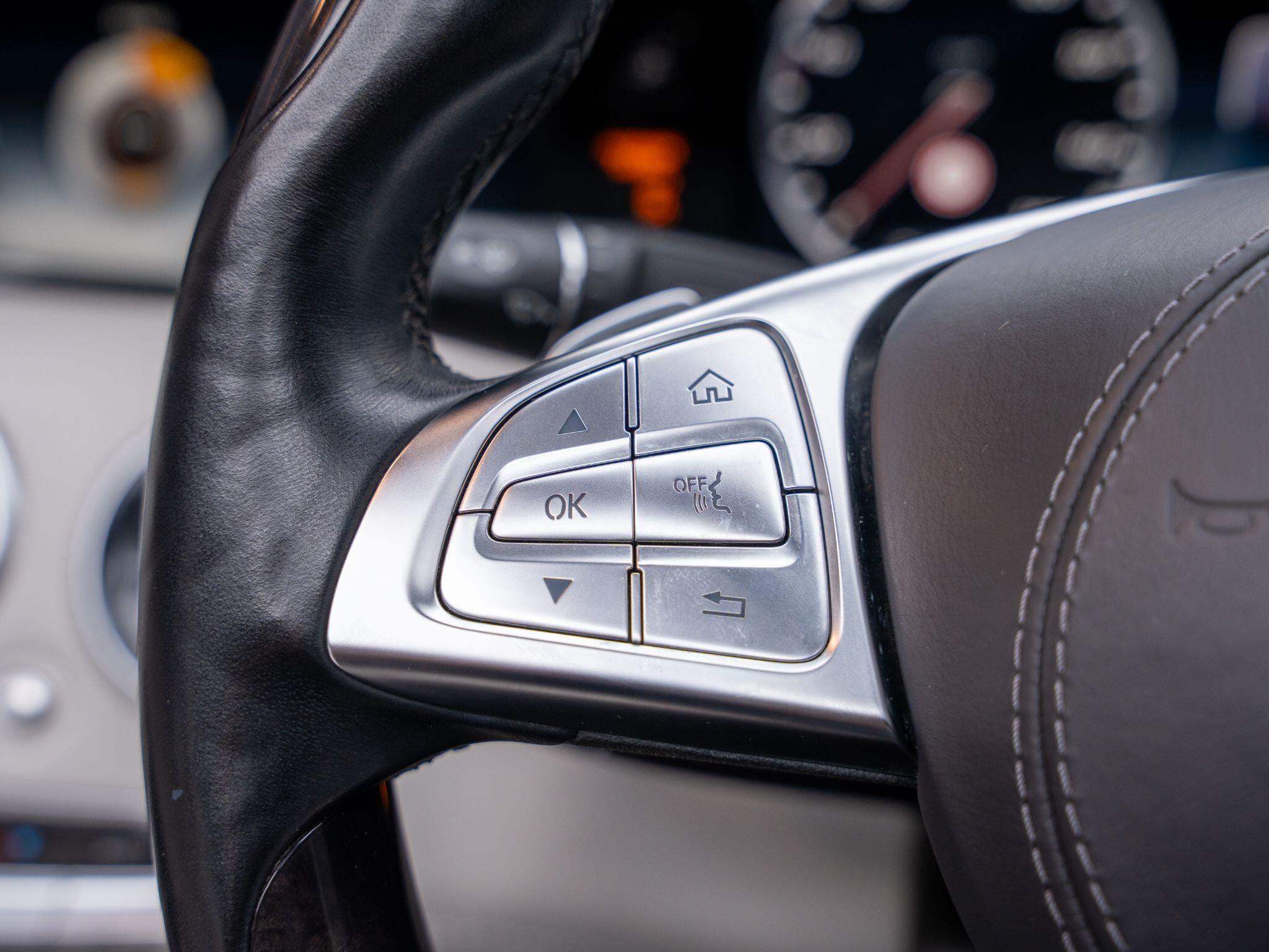 Mercedes-Benz S-Class view 30