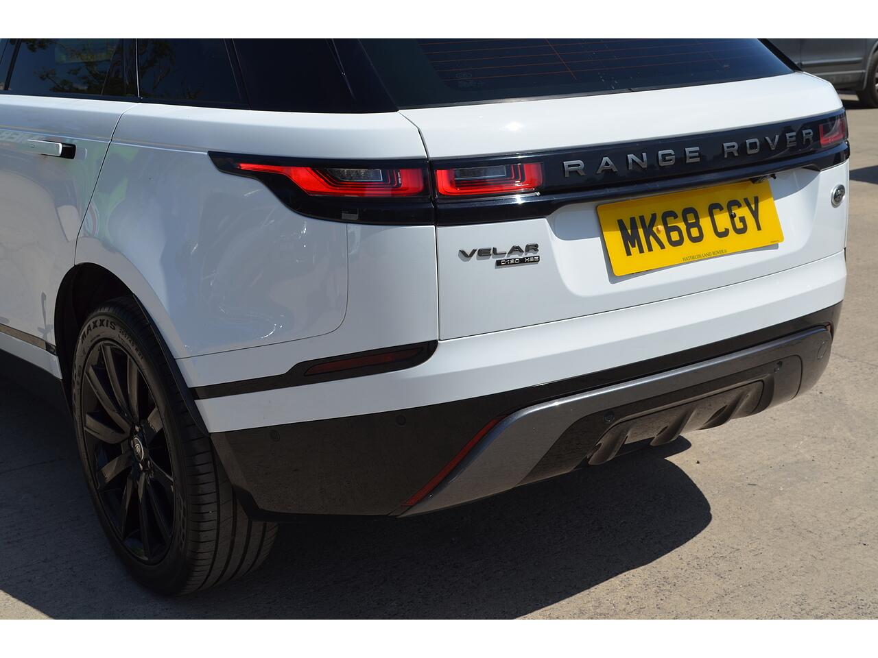 Land Rover Range Rover Velar view 44