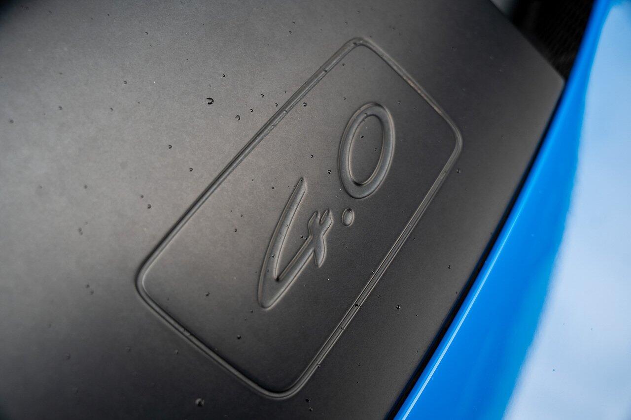 Porsche 911 view 22