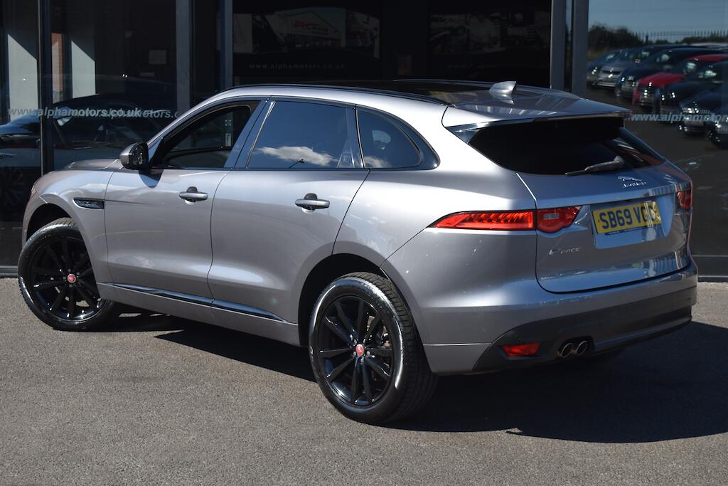 Jaguar F-Pace view 2