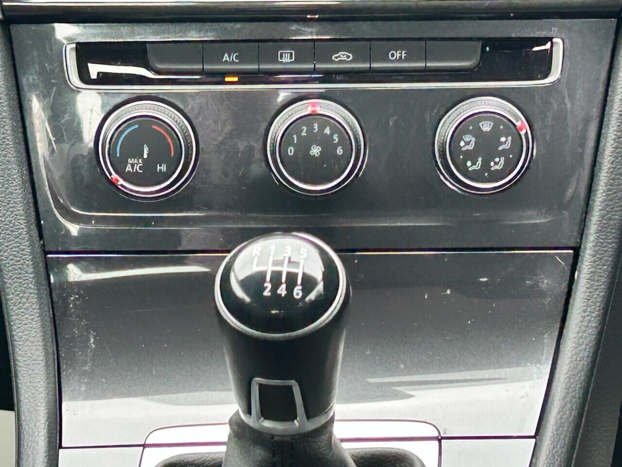 Volkswagen Golf view 35