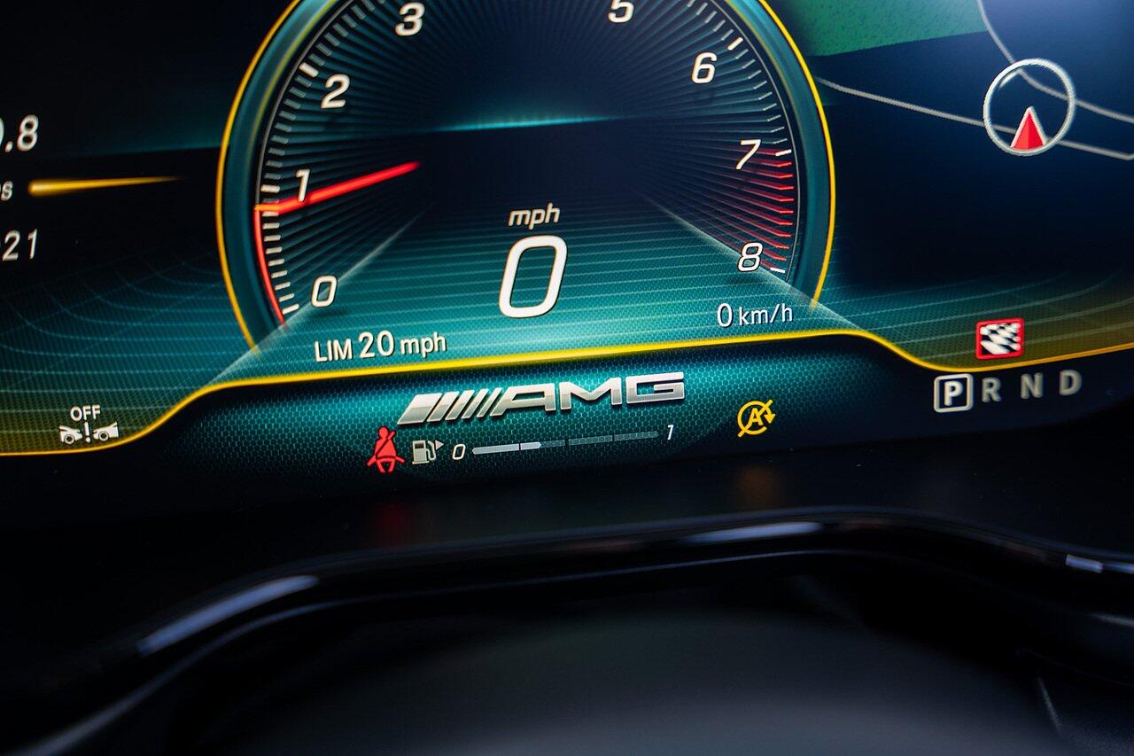 Mercedes-Benz Amg GT view 100