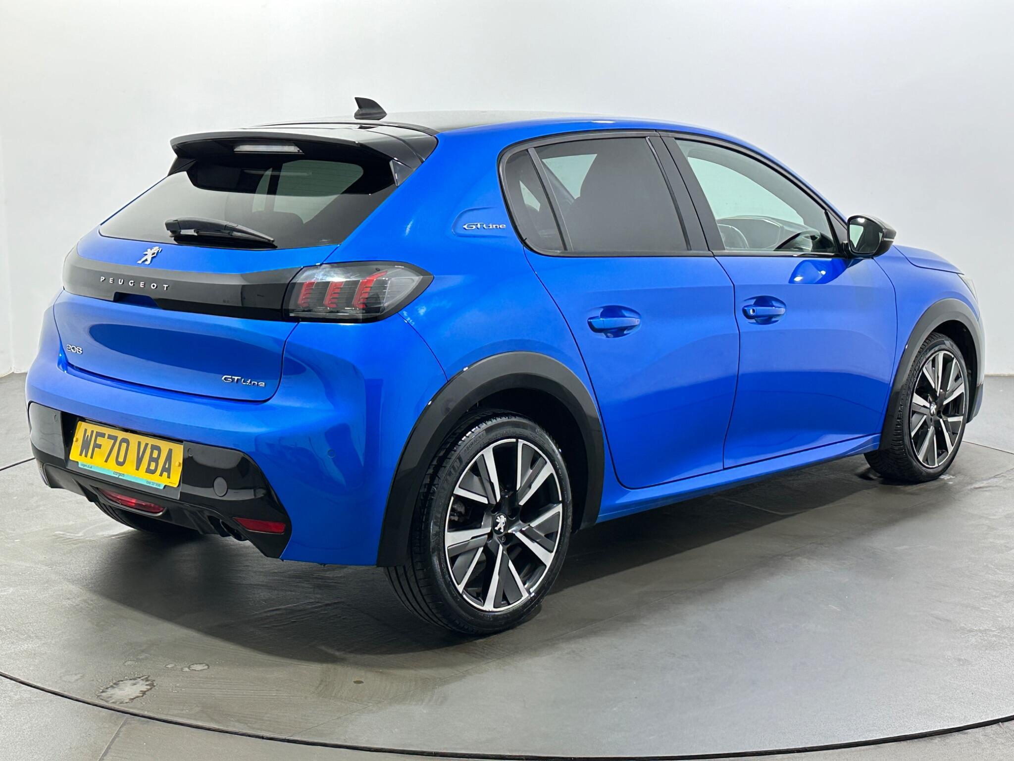 Peugeot 208 view 8
