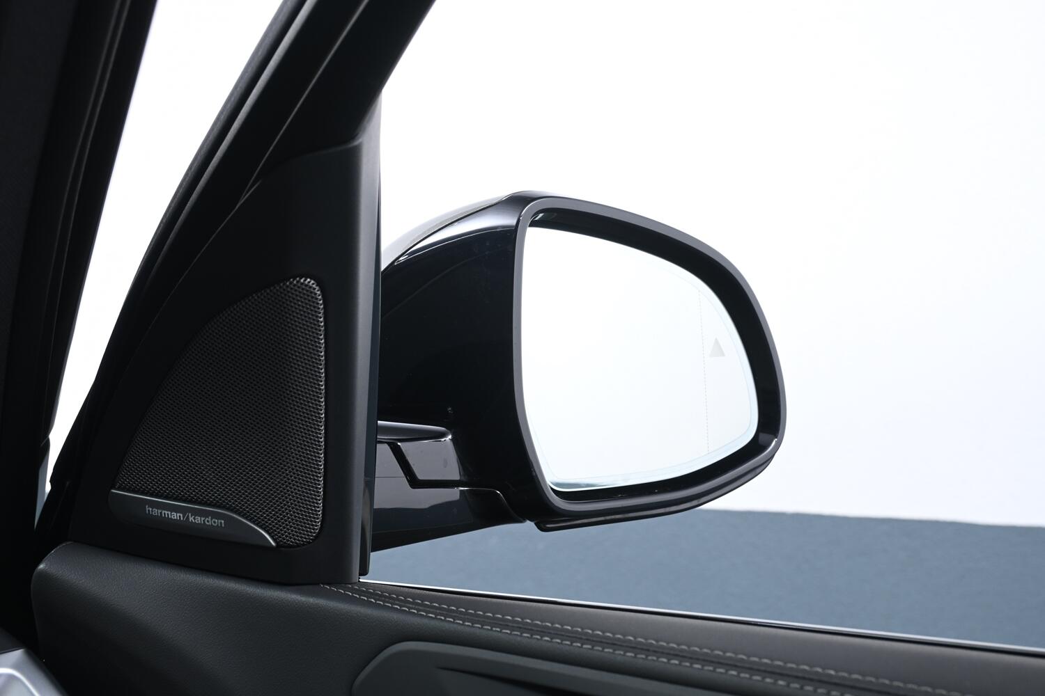 BMW X5 view 20