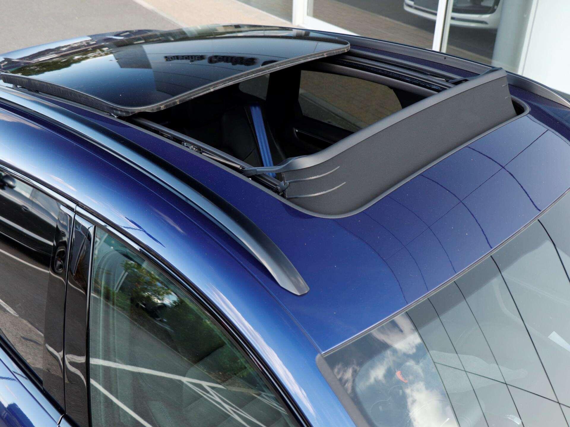 Porsche Macan view 35
