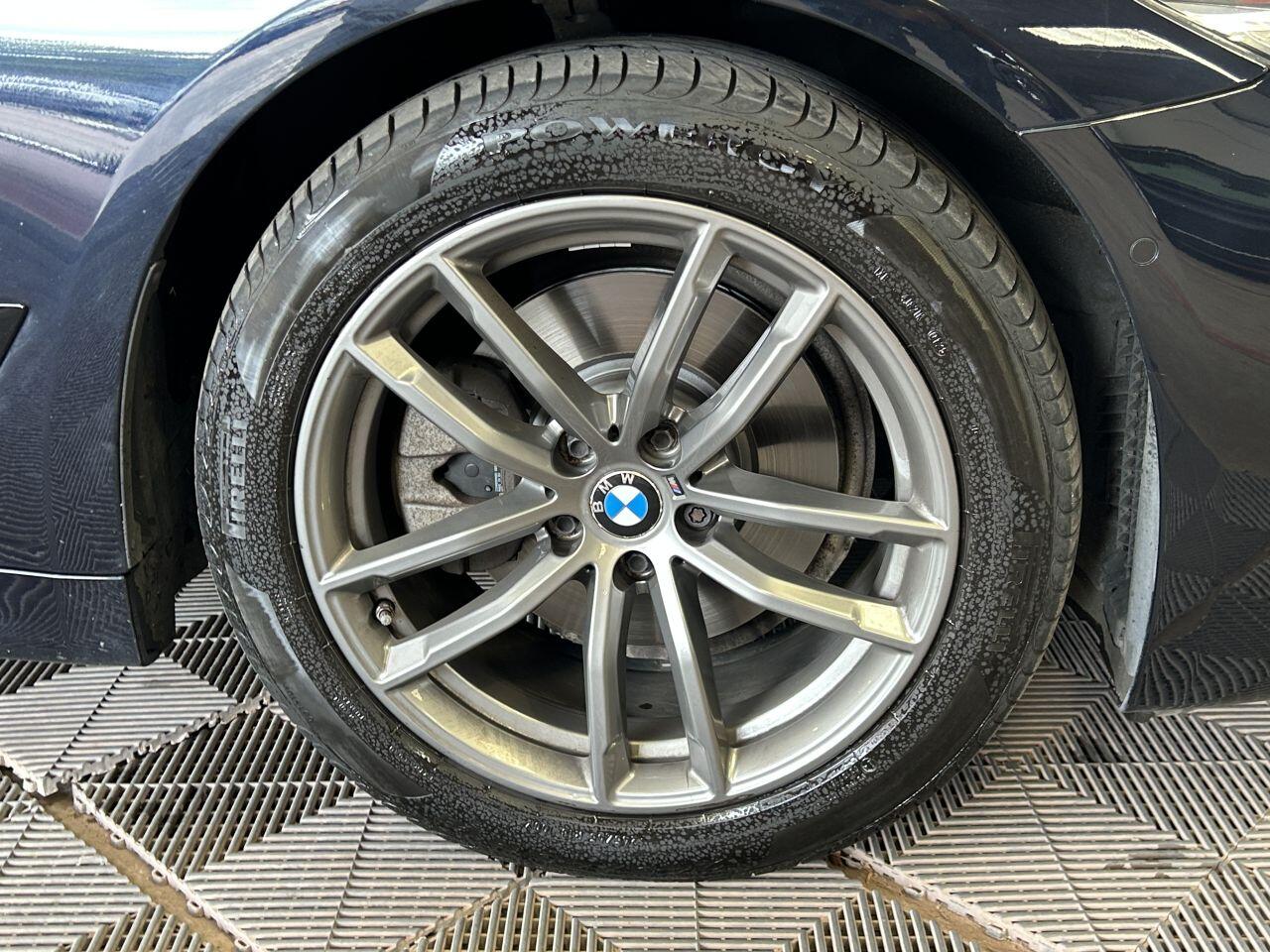 BMW 5 Series view 27
