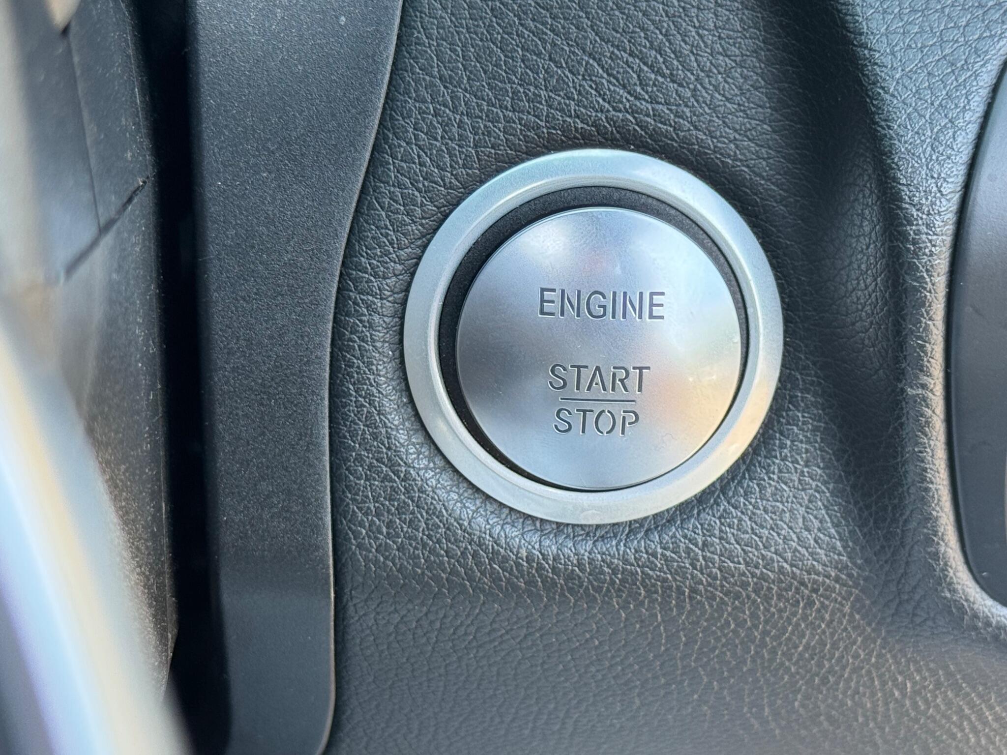 Mercedes-Benz C-Class view 36