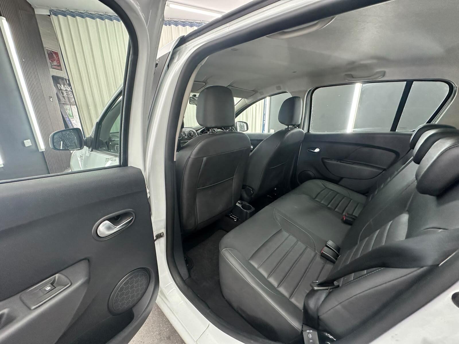 Dacia Sandero view 31