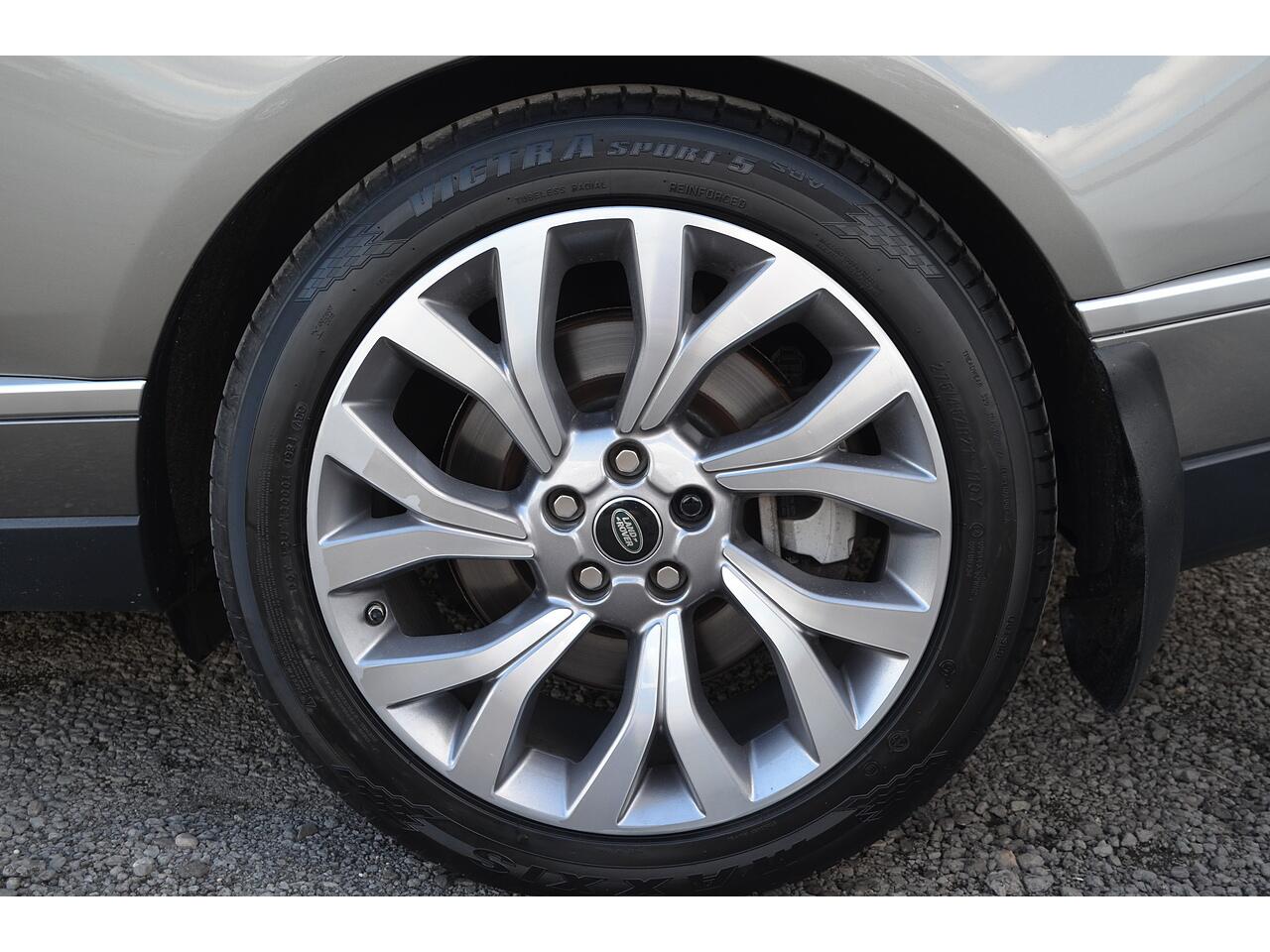 Land Rover Range Rover view 20