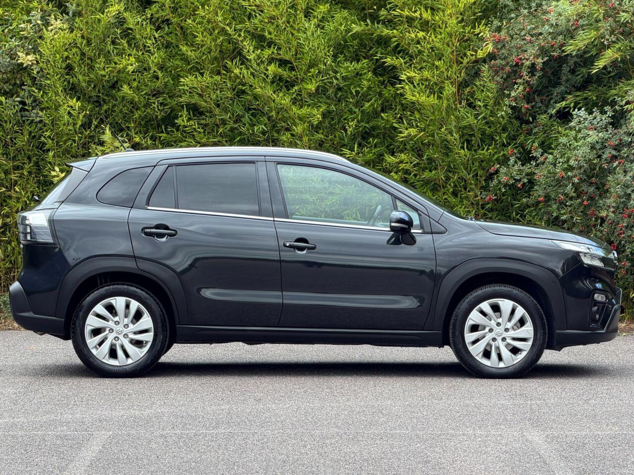 Suzuki S-Cross view 3